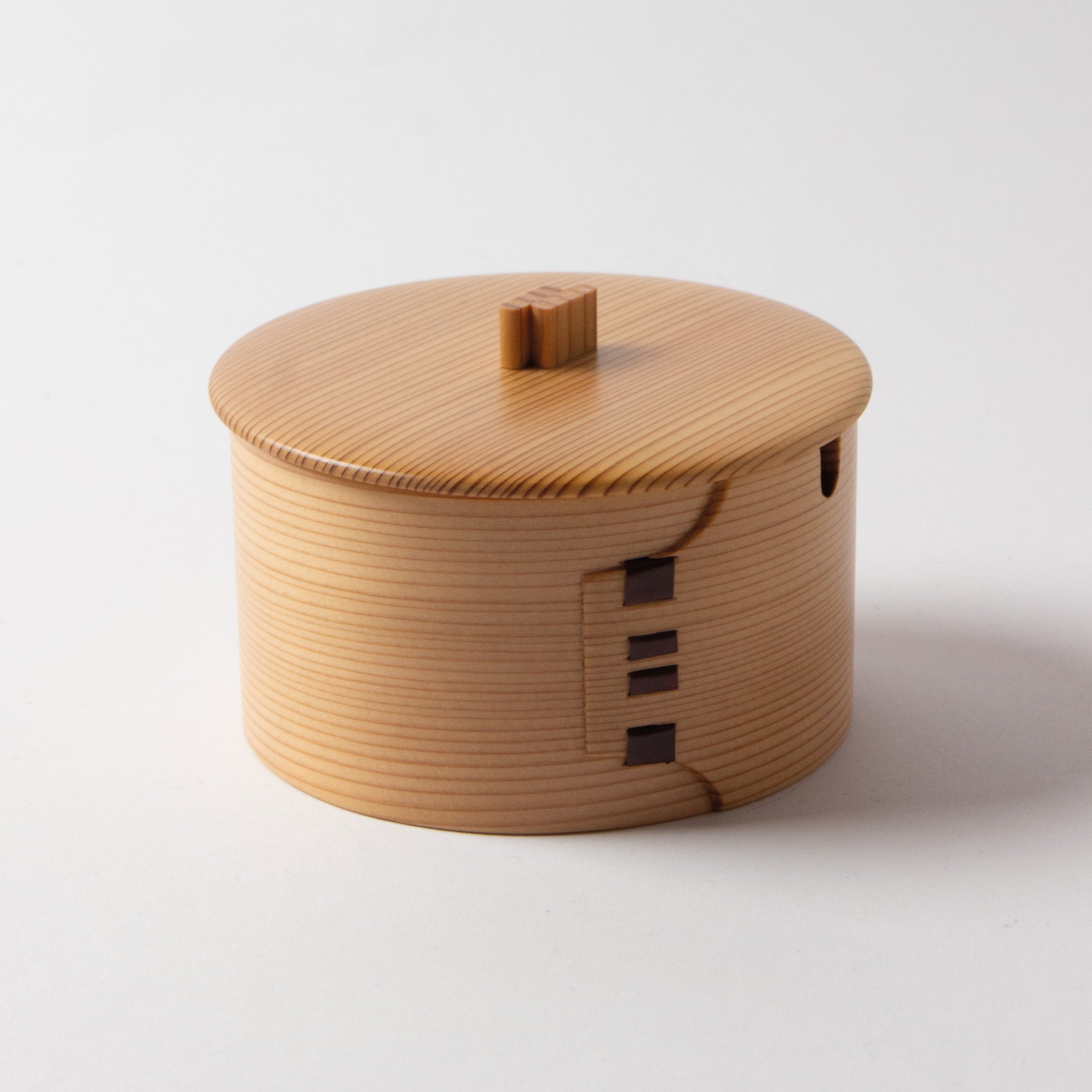 Petite boîte japonaise Magewappa en bois de cèdre avec cuillère en laque