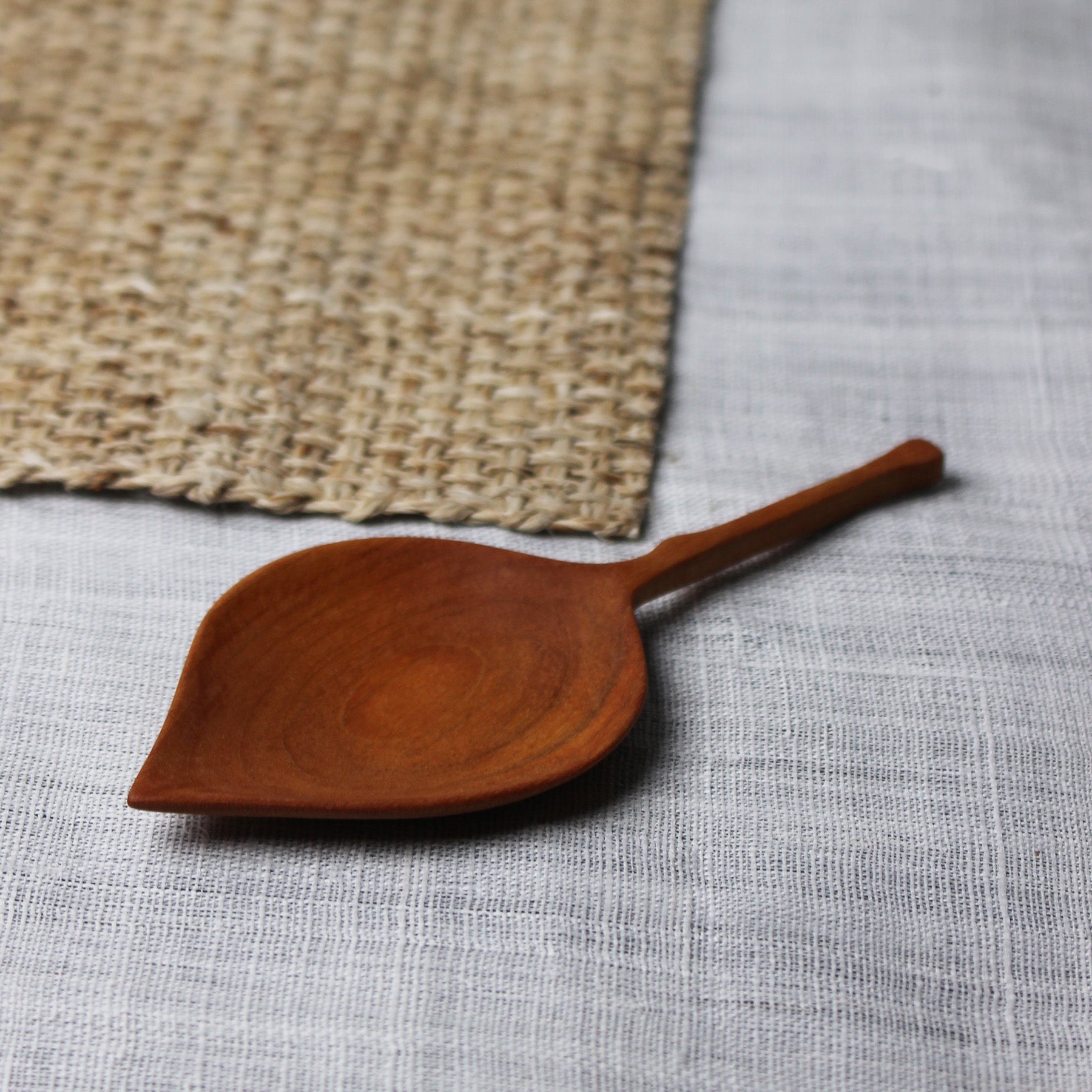 Cuillère coréenne feuille d'abricotier de Sung Woo Choi