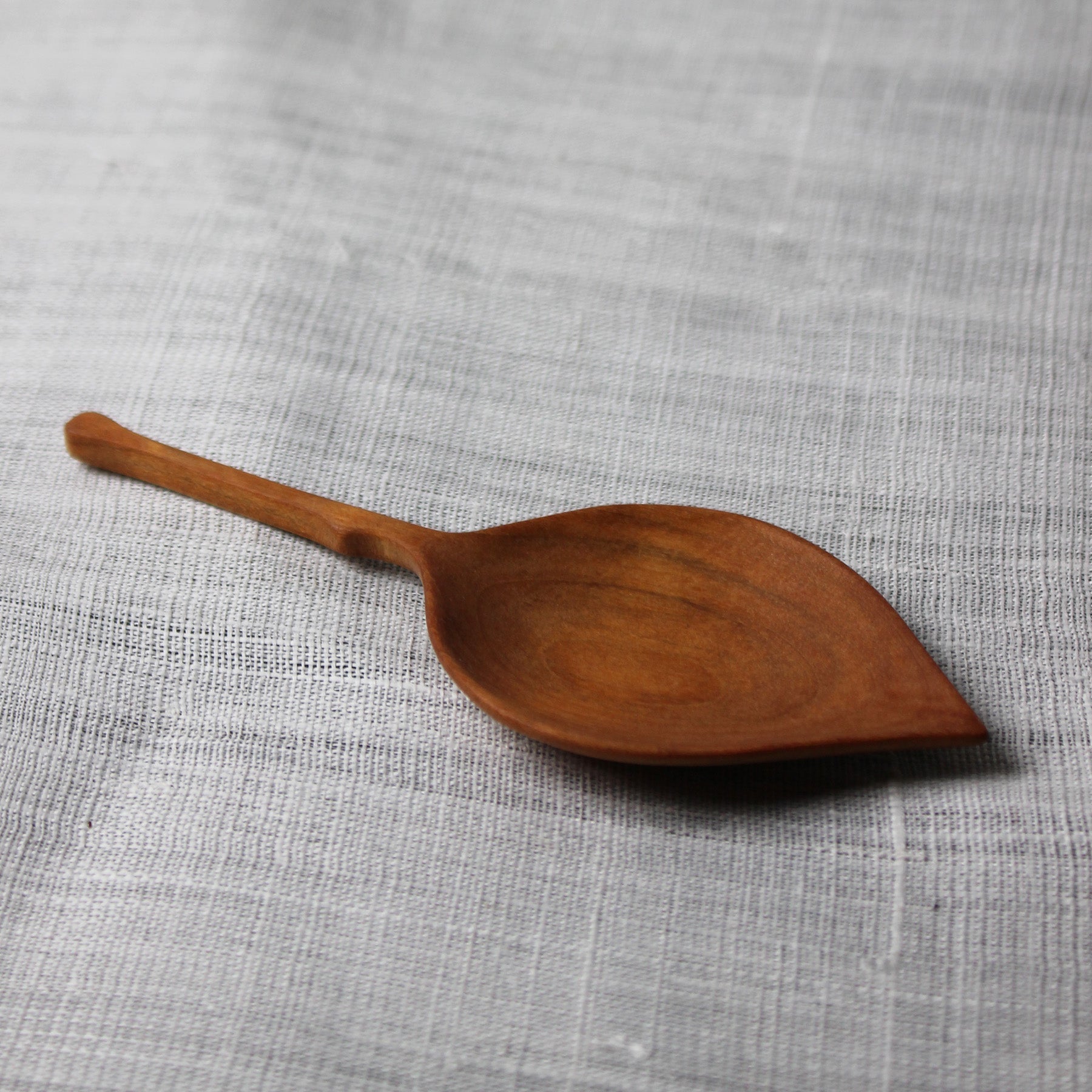 Cuillère coréenne feuille d'abricotier de Sung Woo Choi