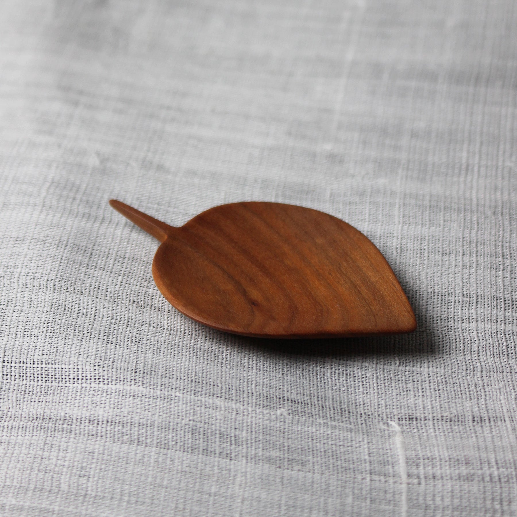 Cuillère coréenne feuille d'abricotier de Sung Woo Choi
