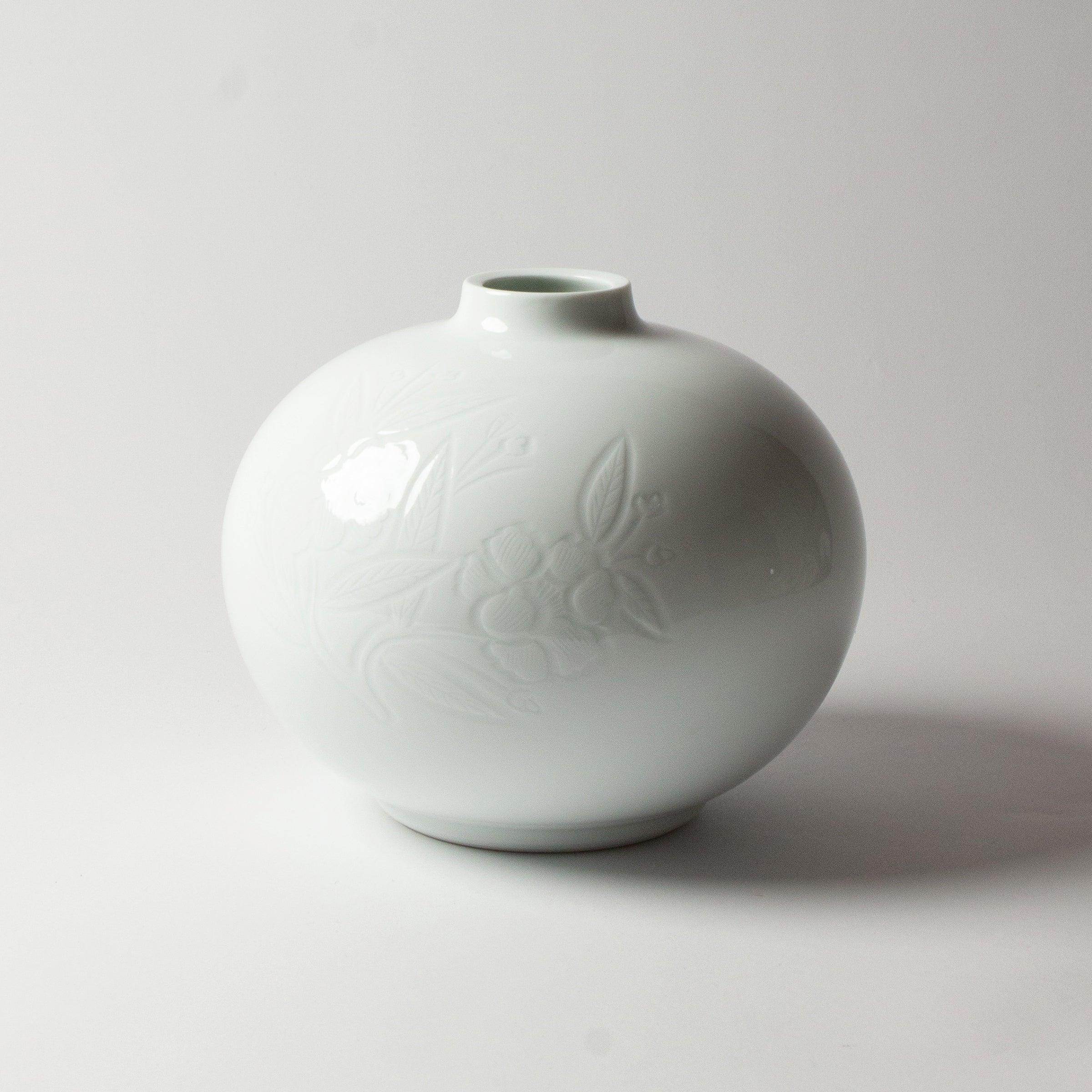 Vase porcelaine et pivoines de Manji Inoue, Trésor National Vivant