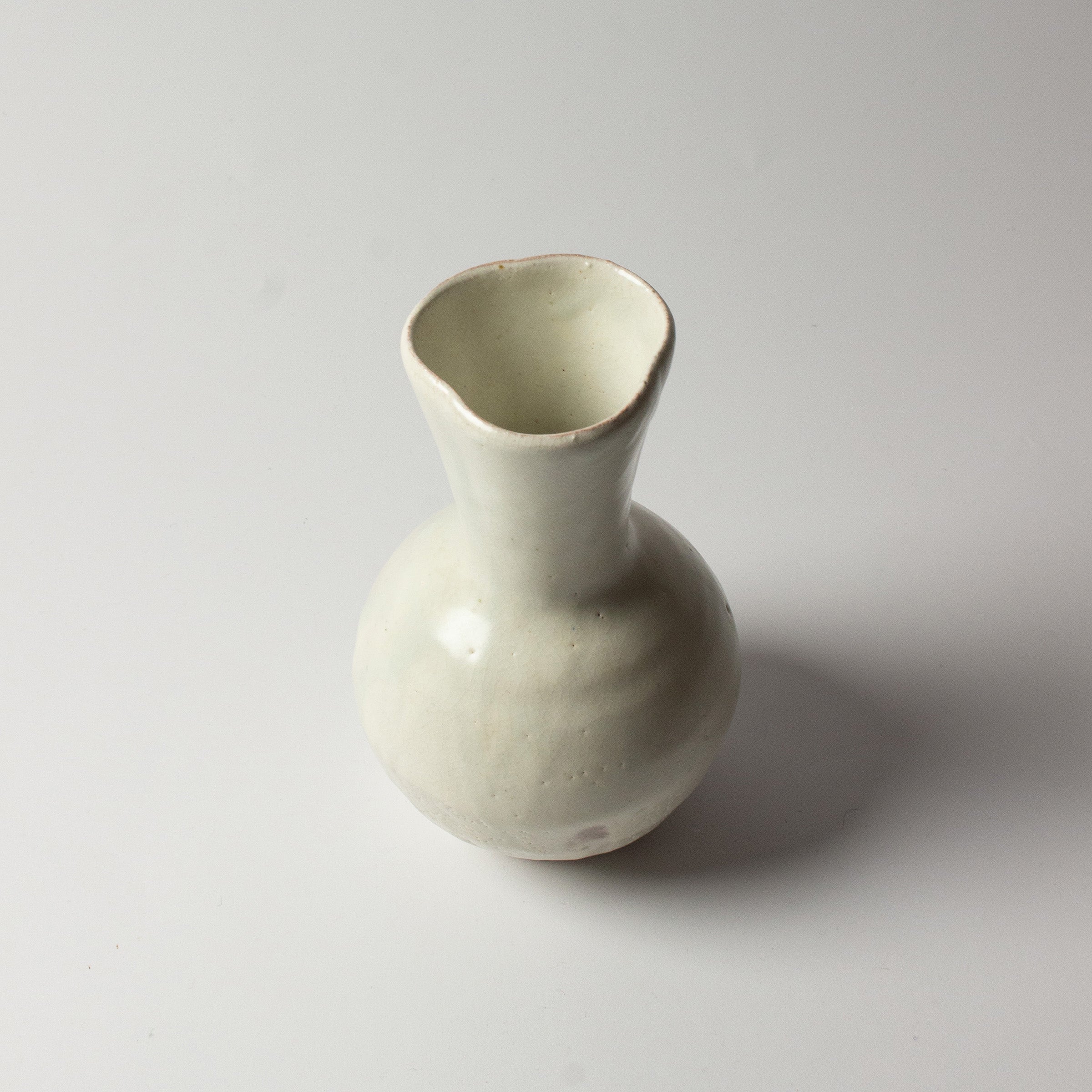 Vase en céramique blanche kohiki de Suigetsu-gama