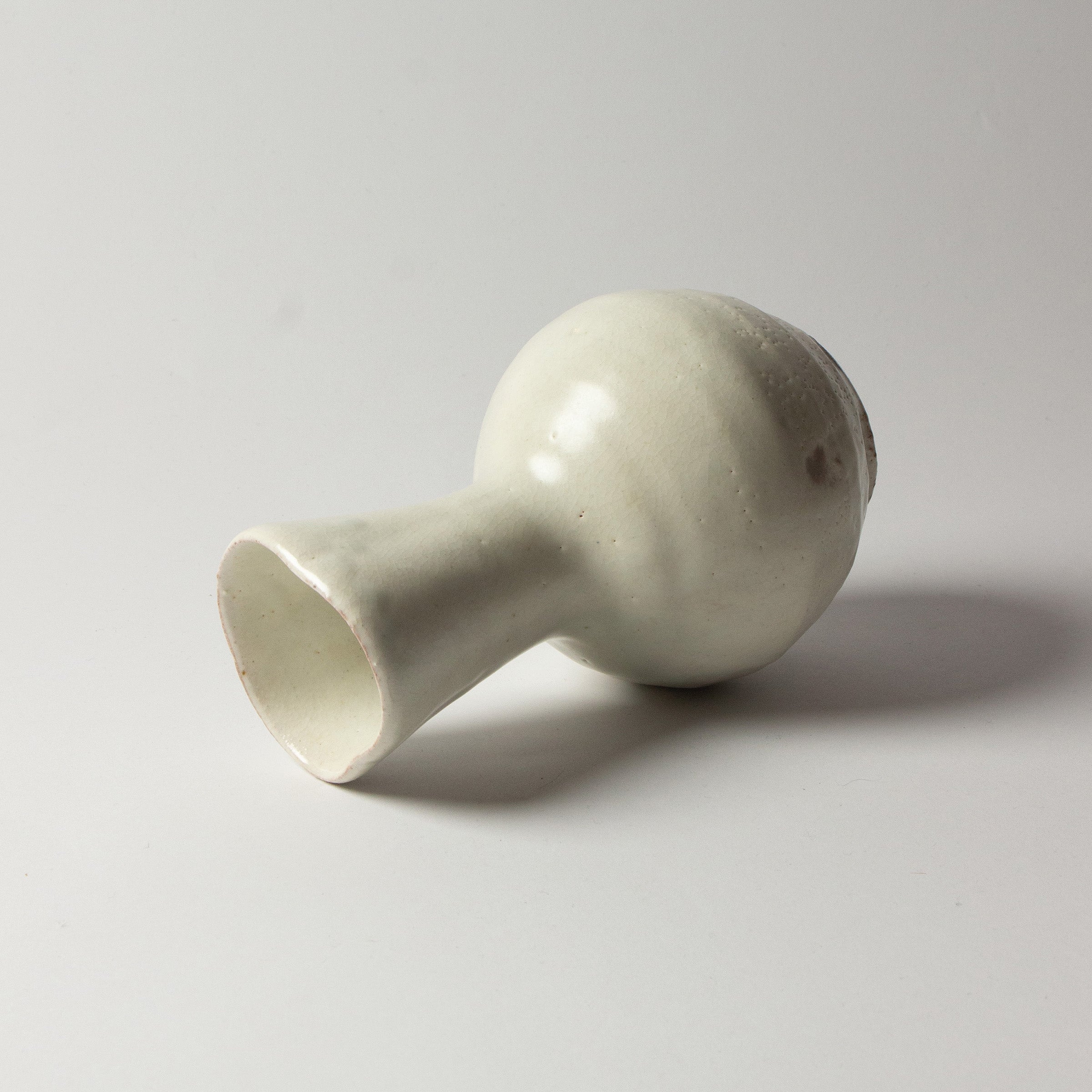 Vase en céramique blanche kohiki de Suigetsu-gama