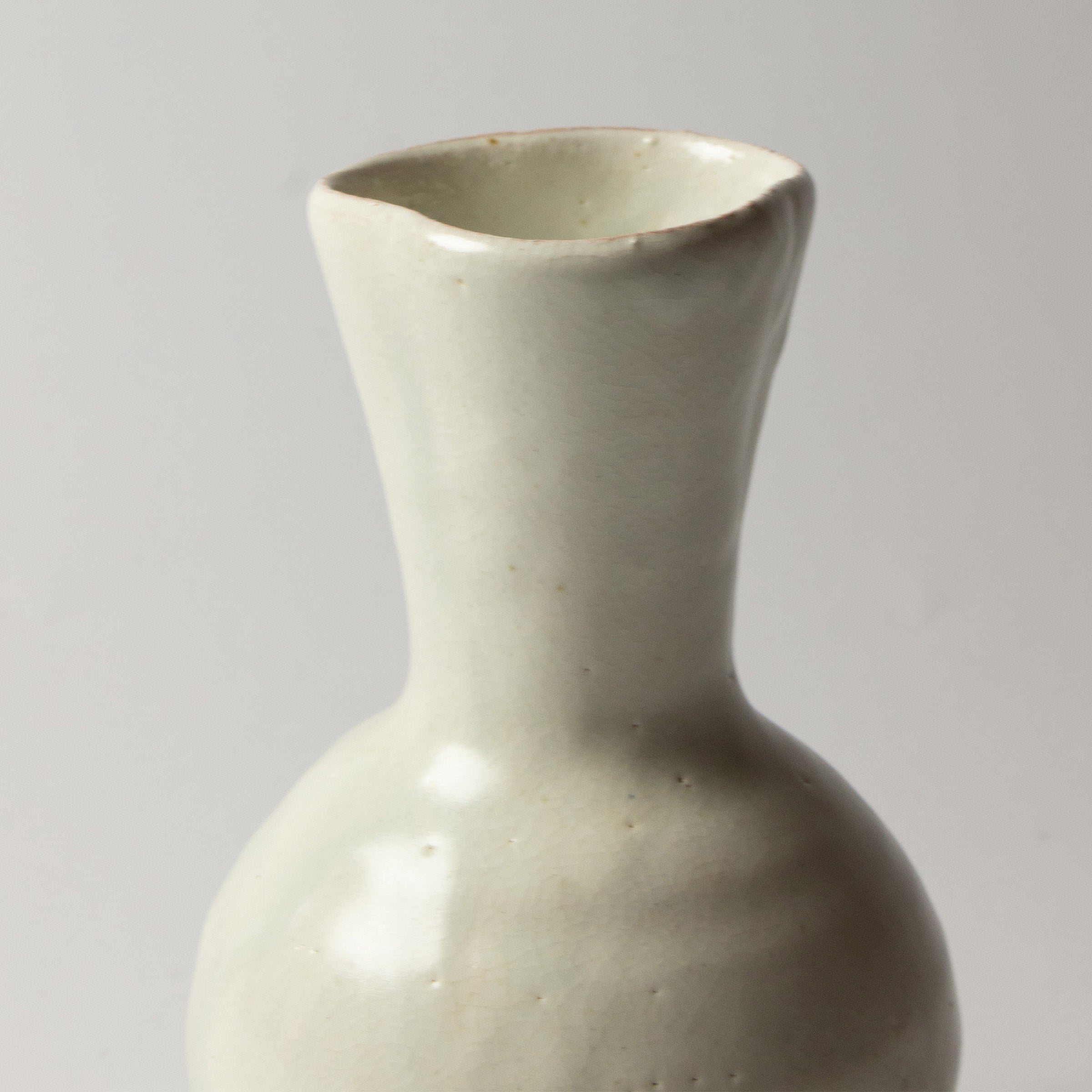 Vase en céramique blanche kohiki de Suigetsu-gama