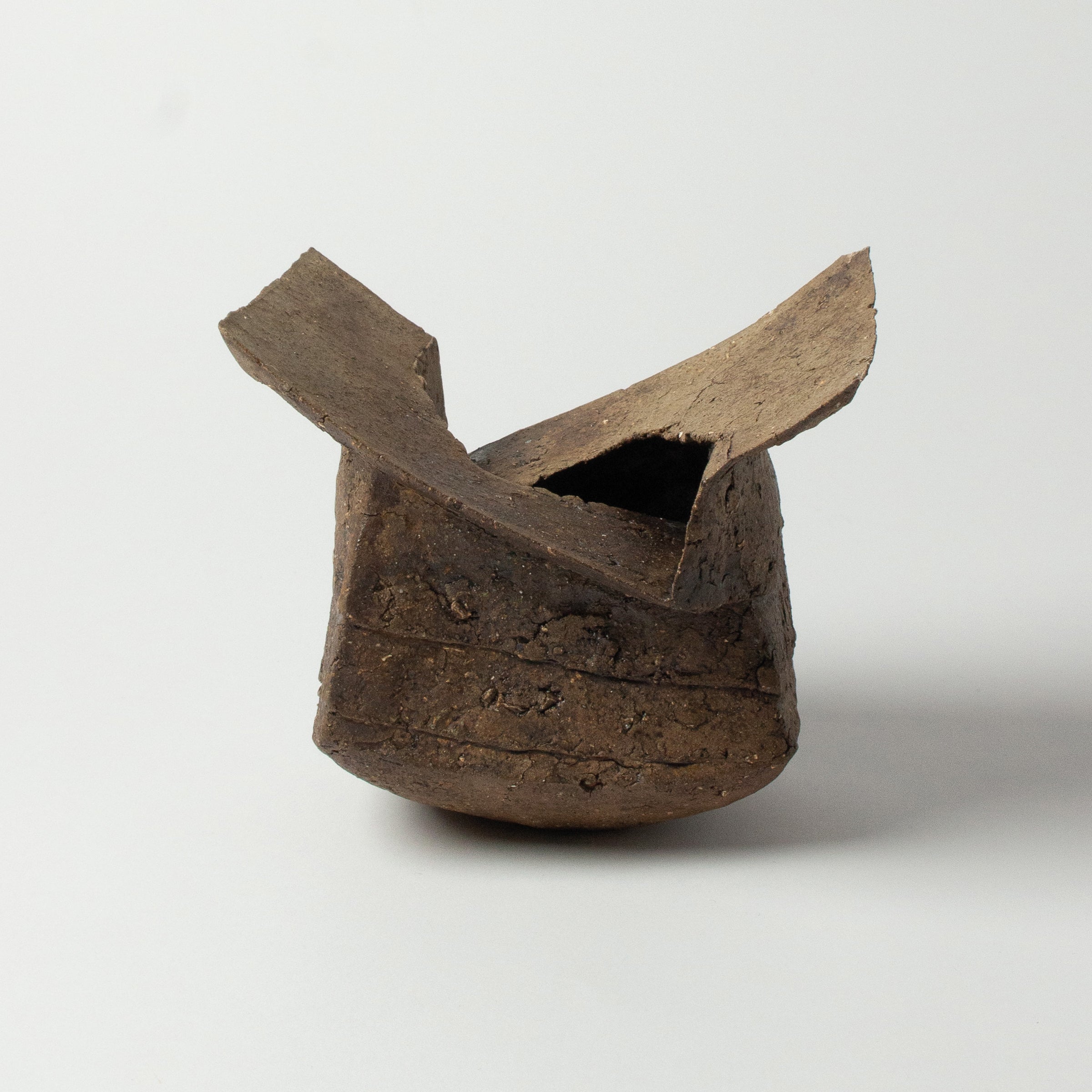 Vase-sculpture ori (plis) de Yukiya Izumita