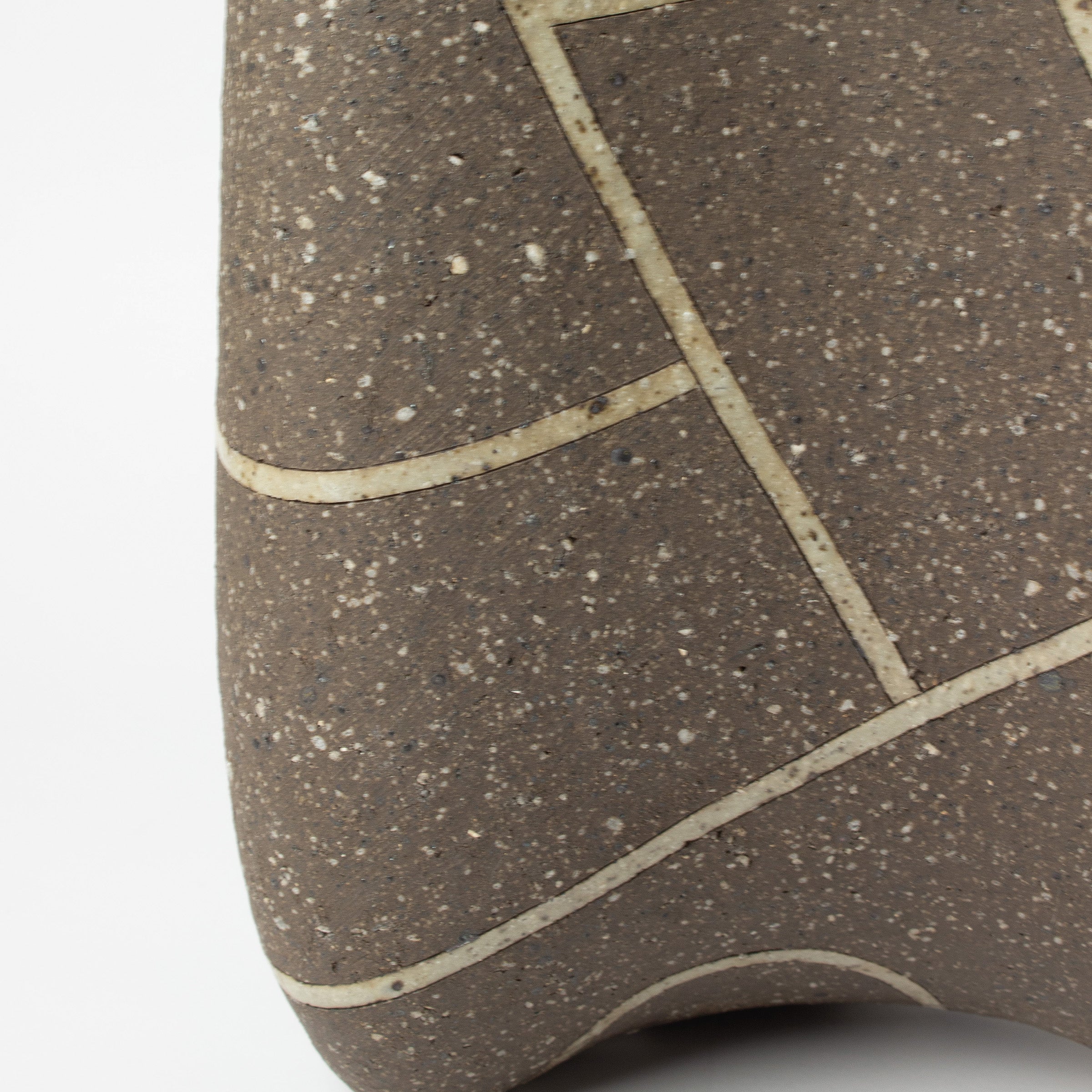 Vase-sculpture lignes de Kazuhiko Sato