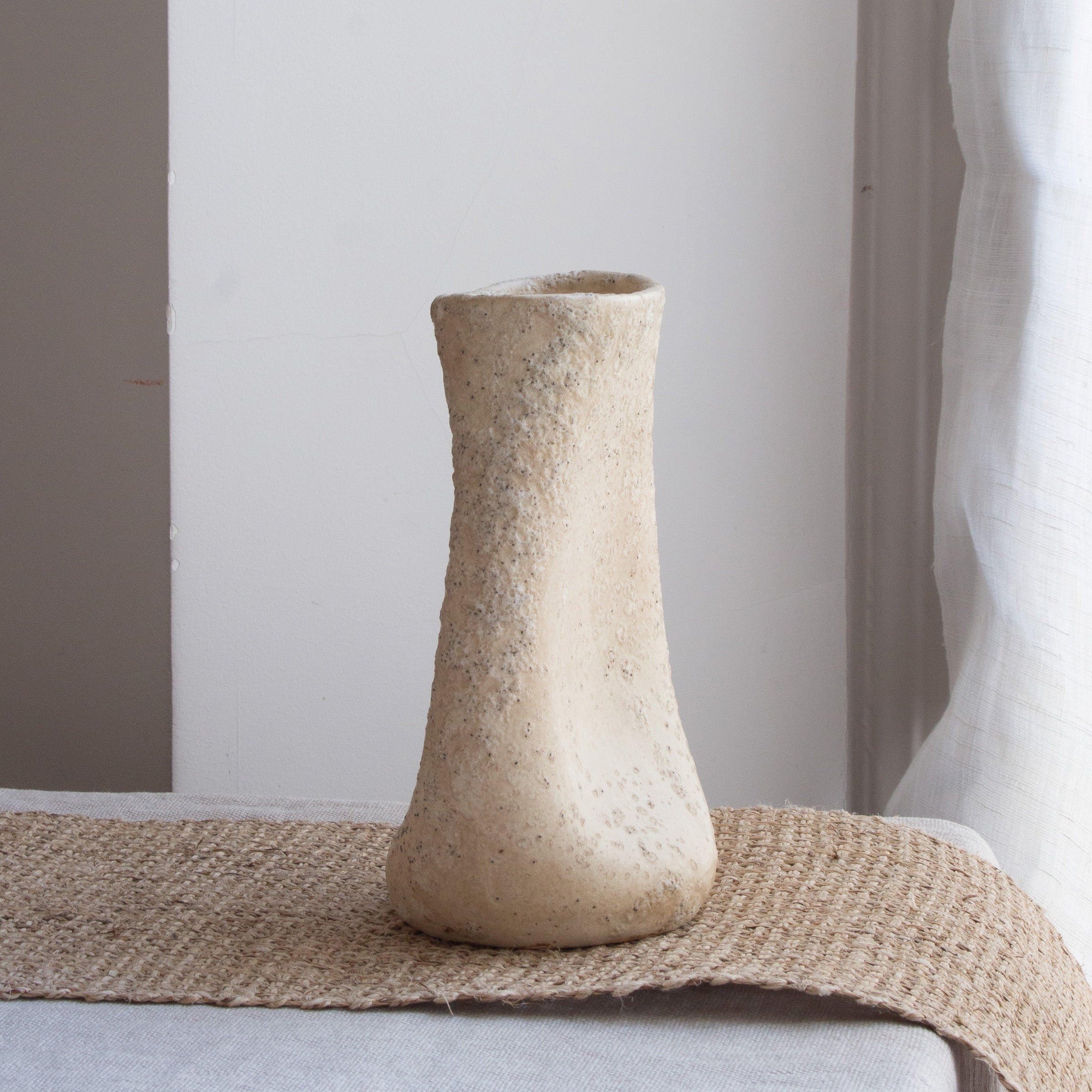 Vase en céramique série shiroi hensubō de Yagi Kazuo