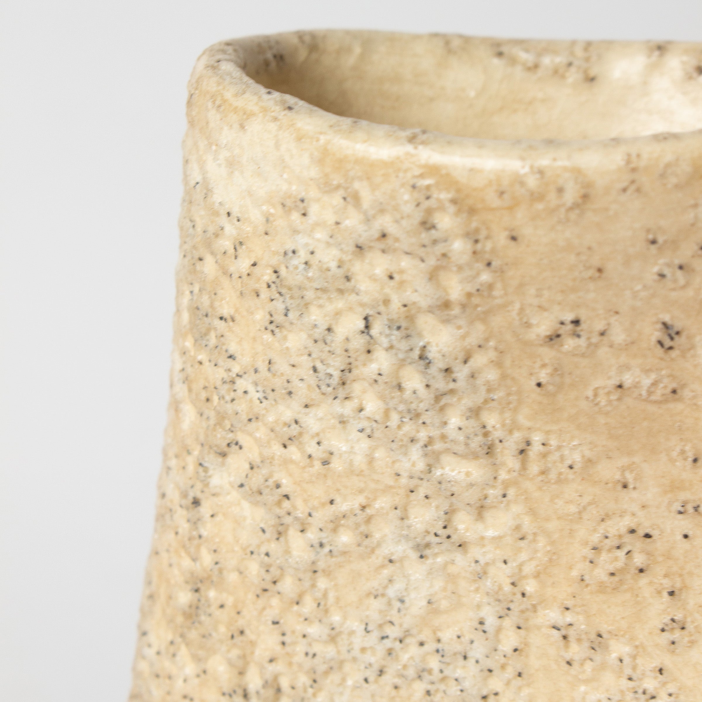 Vase en céramique série shiroi hensubō de Yagi Kazuo