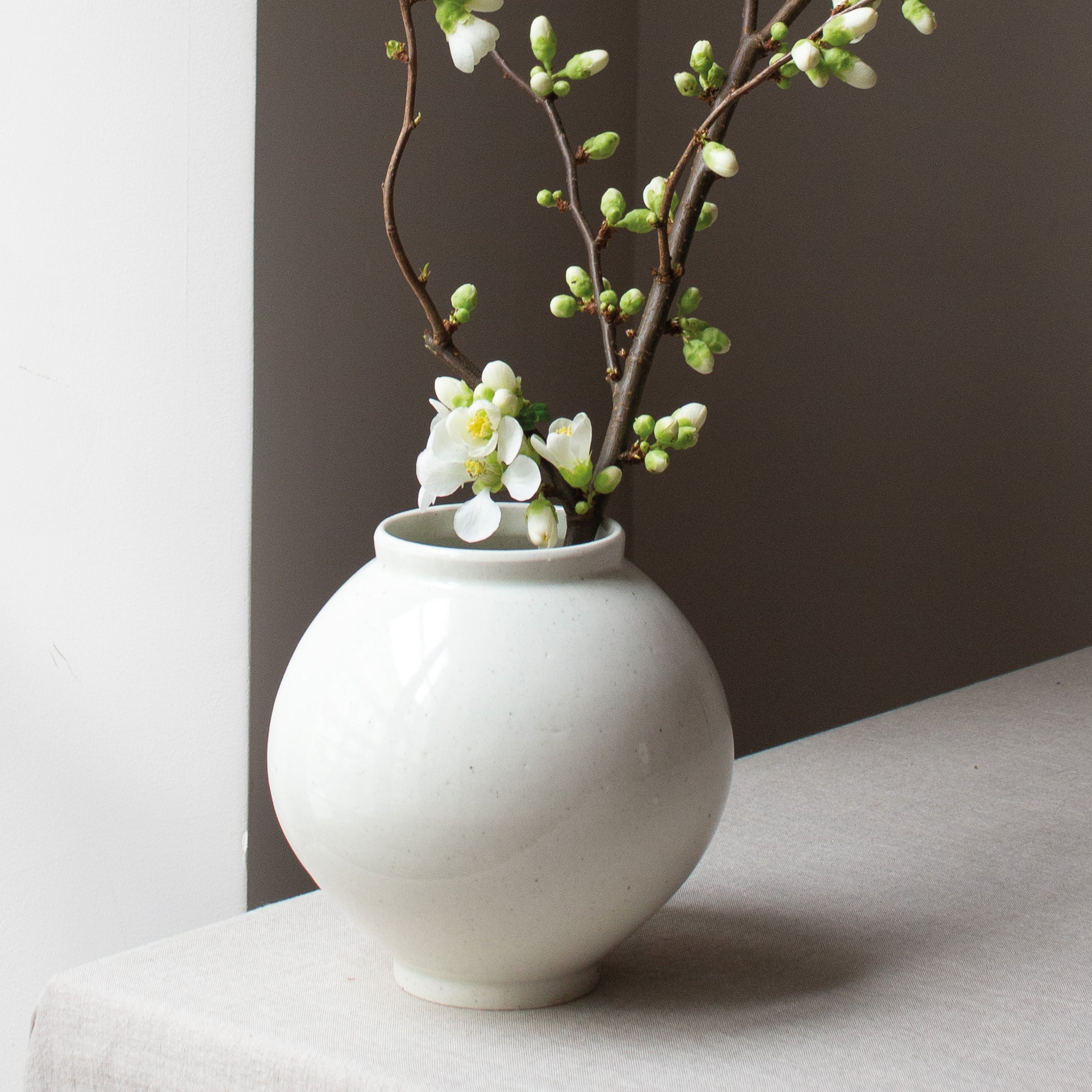 Korea Moon Jar, White Porcelain Vase