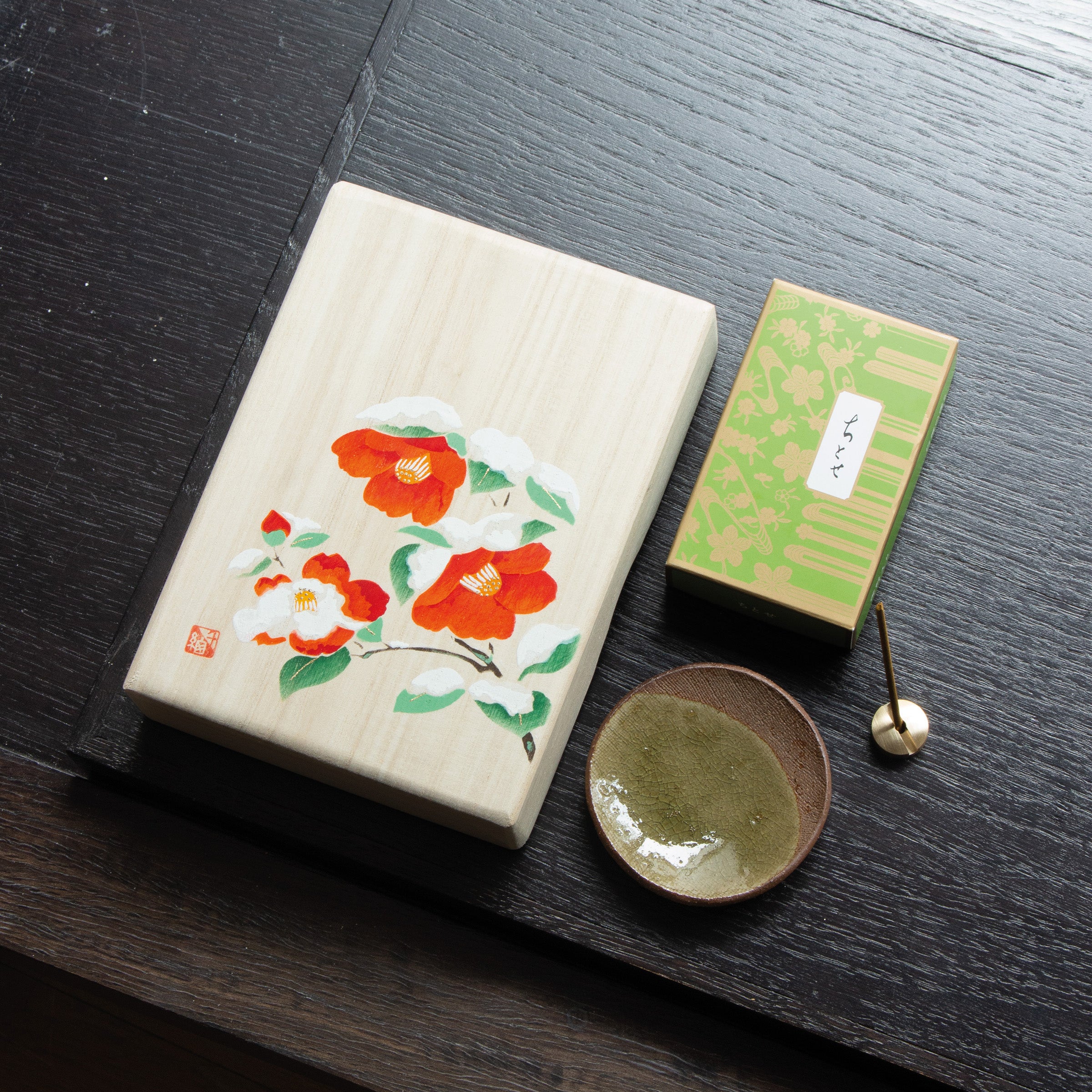 Coffret Encens Japonais, avec boîte en bois de paulownia peinte à la main