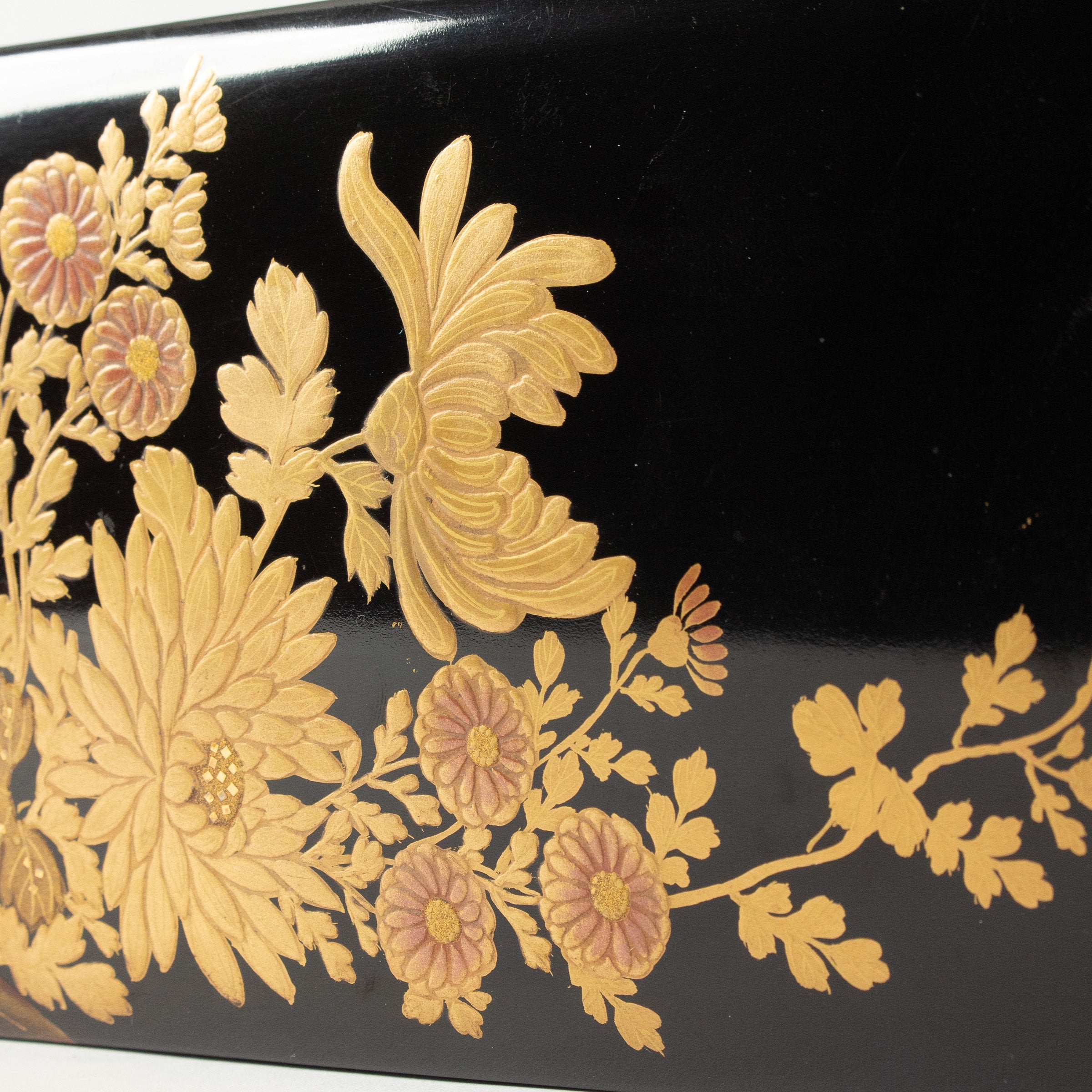 Boîte Tanzaku japonaise en laque urushi et makie poudre d'or