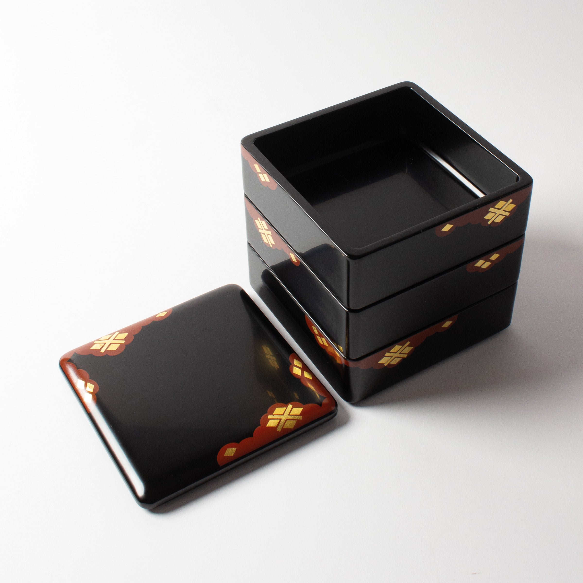 Contemporary two-tiered box (jubako) in hidehiranuri lacquer