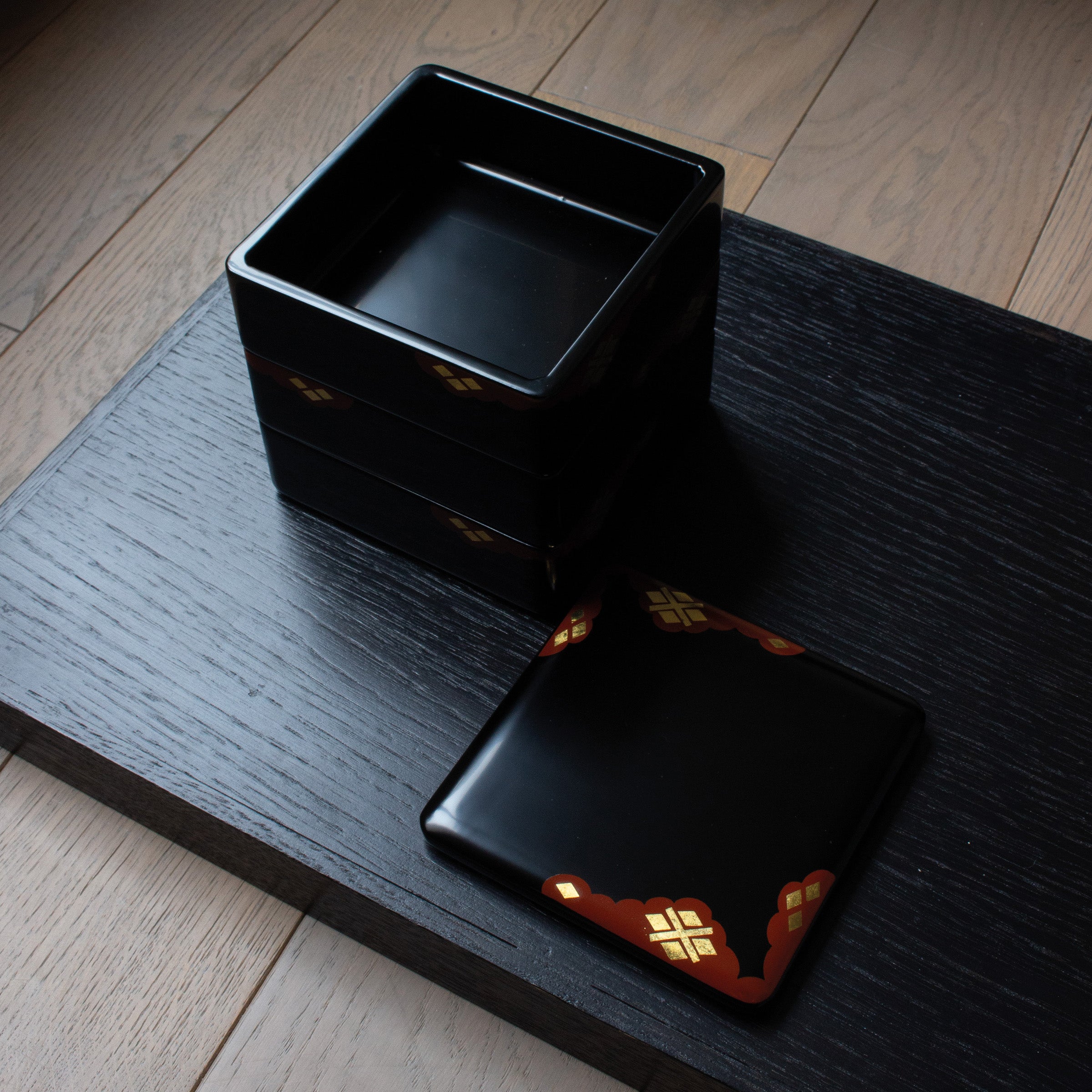 Contemporary two-tiered box (jubako) in hidehiranuri lacquer