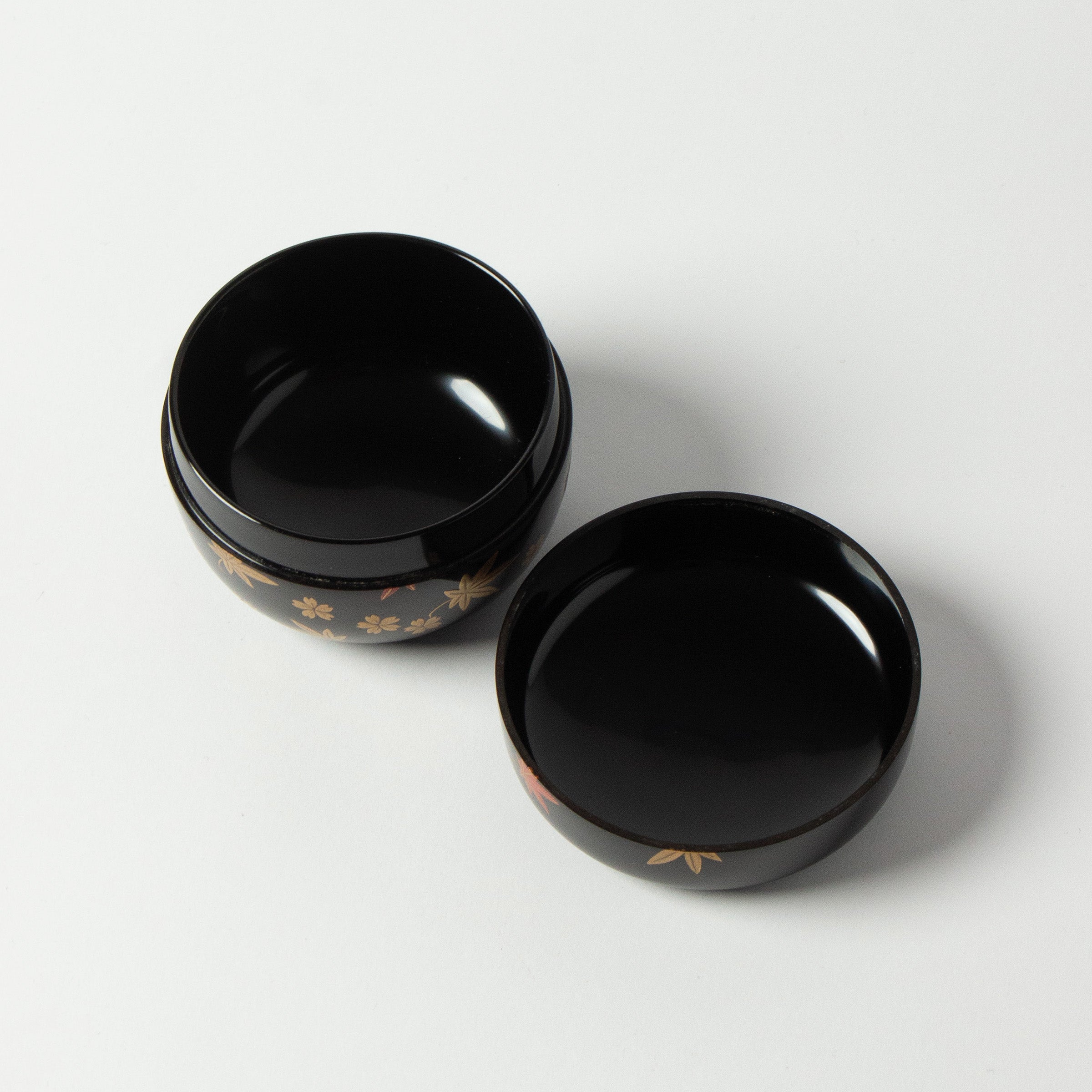 Lacquer and gold Natsume (tea caddy), Shunju (spring and autumn) motif by Sōetsu Nakamura