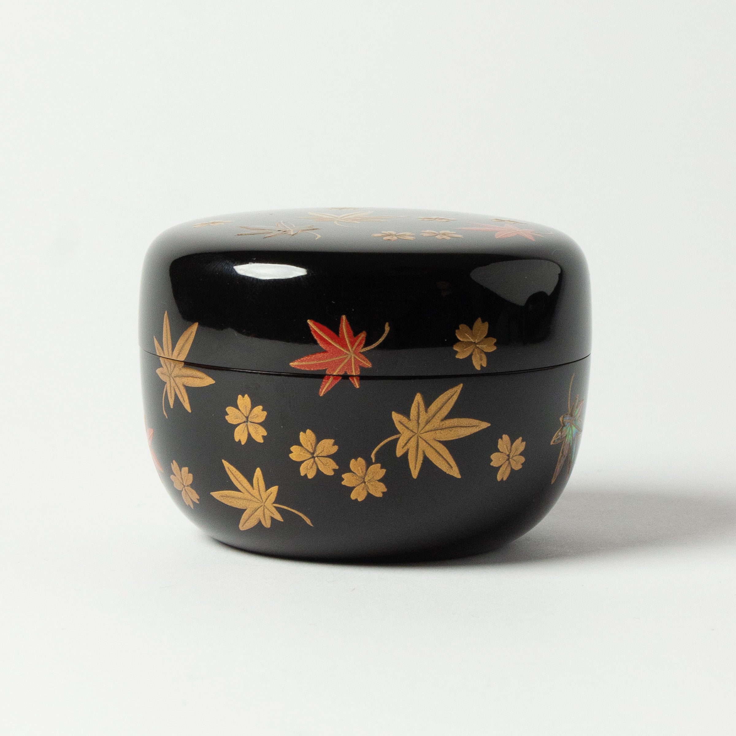 Lacquer and gold Natsume (tea caddy), Shunju (spring and autumn) motif by Sōetsu Nakamura