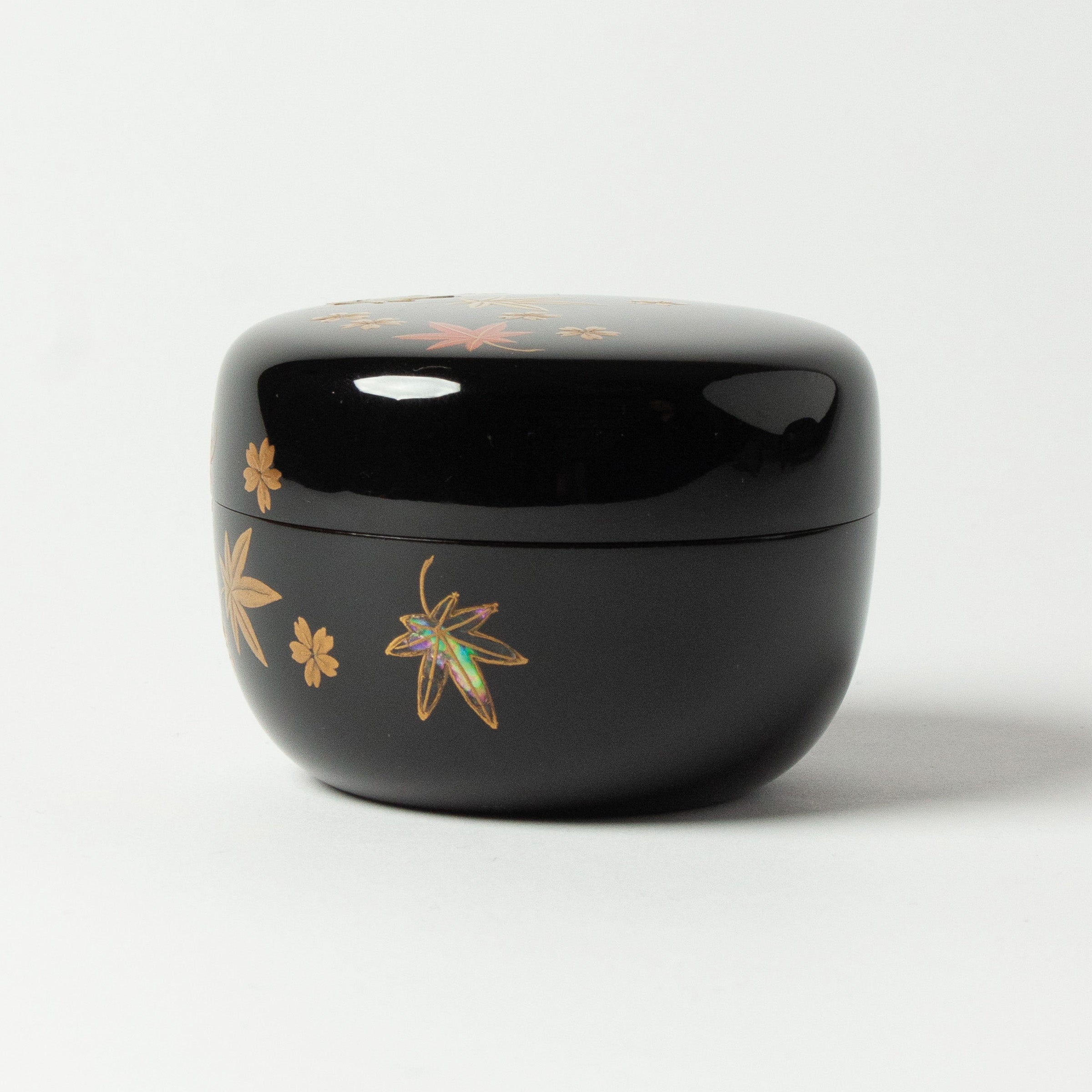 Lacquer and gold Natsume (tea caddy), Shunju (spring and autumn) motif by Sōetsu Nakamura