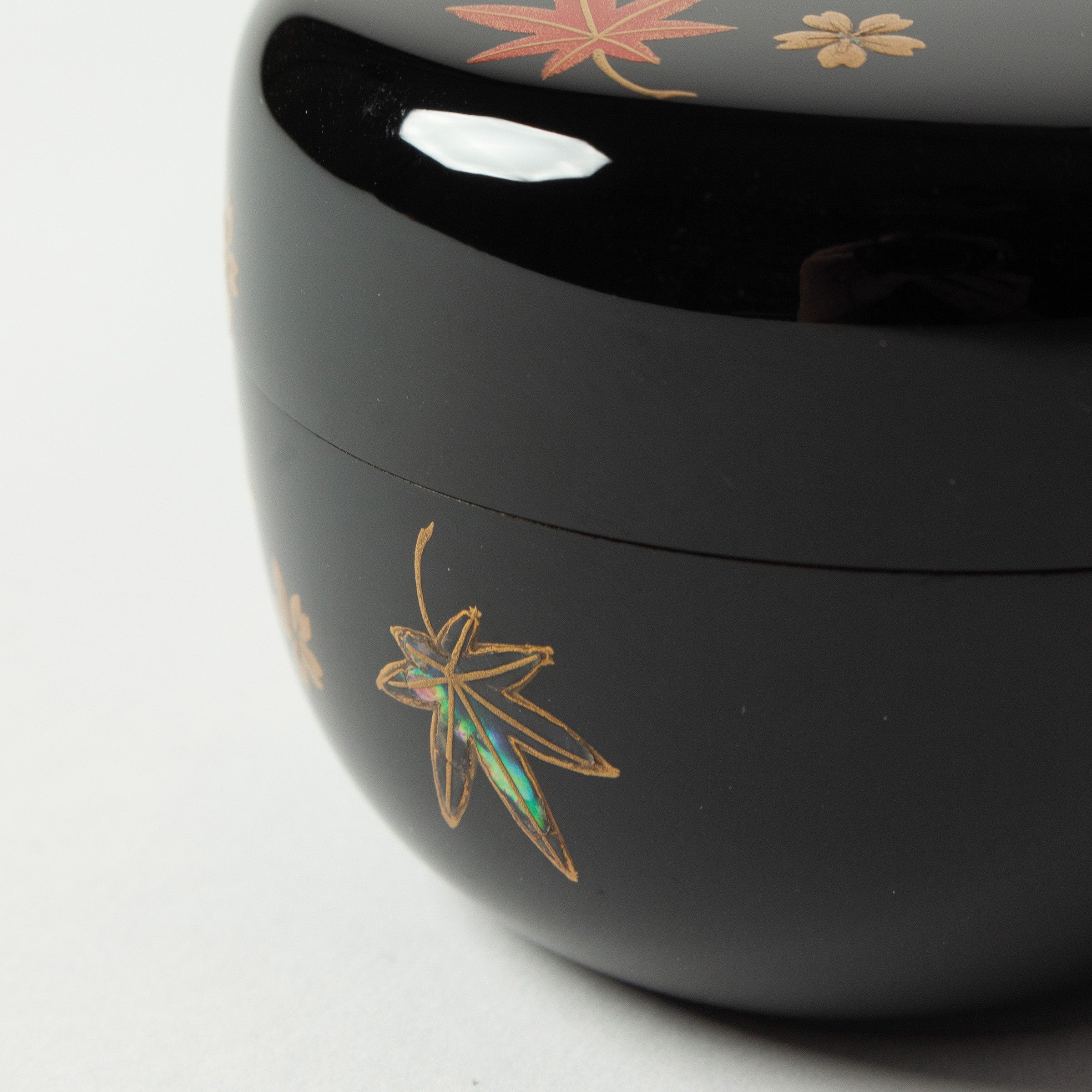Lacquer and gold Natsume (tea caddy), Shunju (spring and autumn) motif by Sōetsu Nakamura