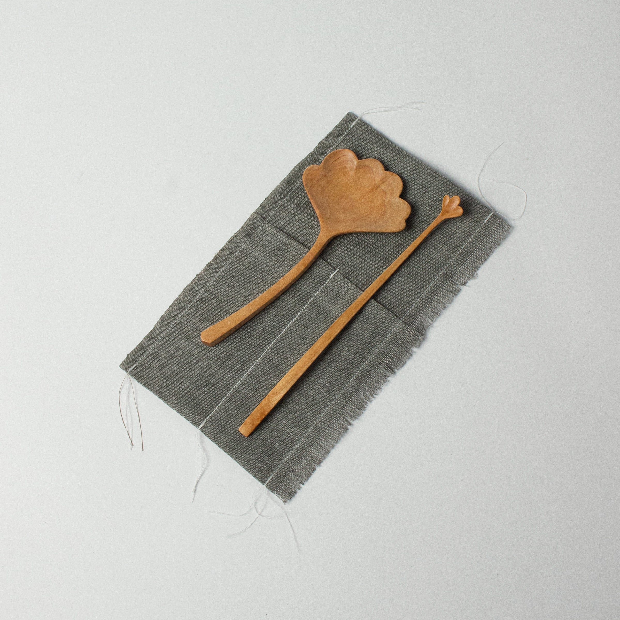 "House of Things" Set: Ramie pouch by Sung-mi Kim and two ginkgo spoons by Sung-woo Choi