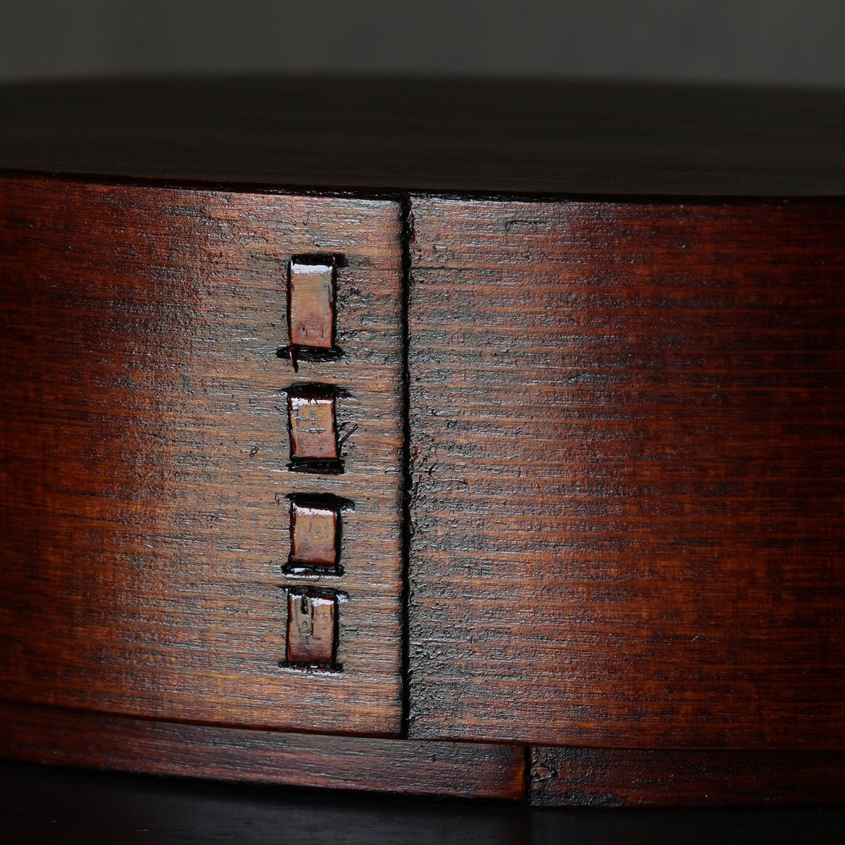 Oval box in sugi wood and urushi lacquer - Kiso Valley