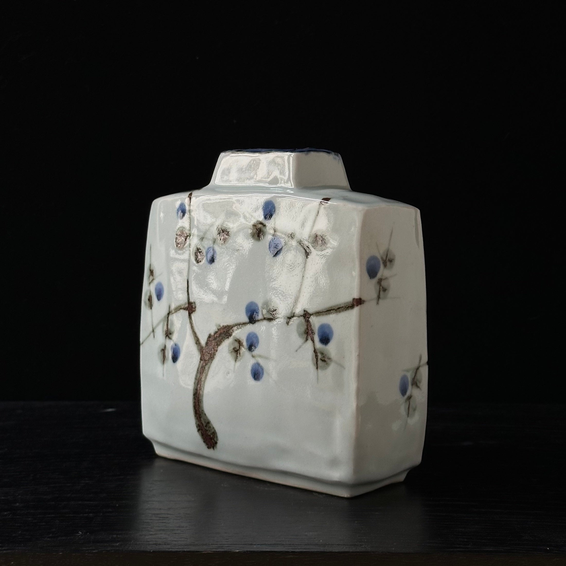 Heihen tsubo (vase) in Japanese ceramic by Kato Takuo, Living National Treasure
