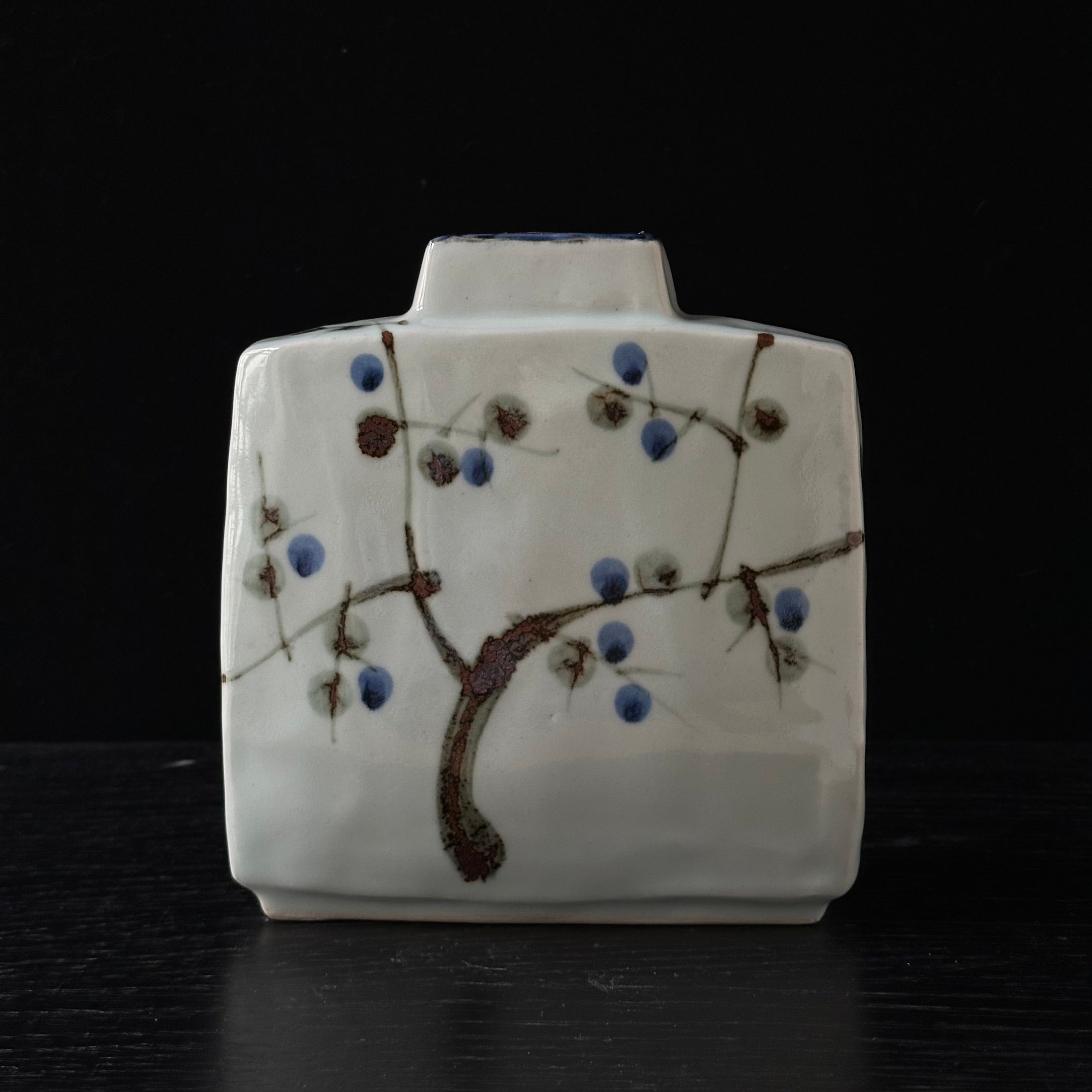 Heihen tsubo (vase) in Japanese ceramic by Kato Takuo, Living National Treasure