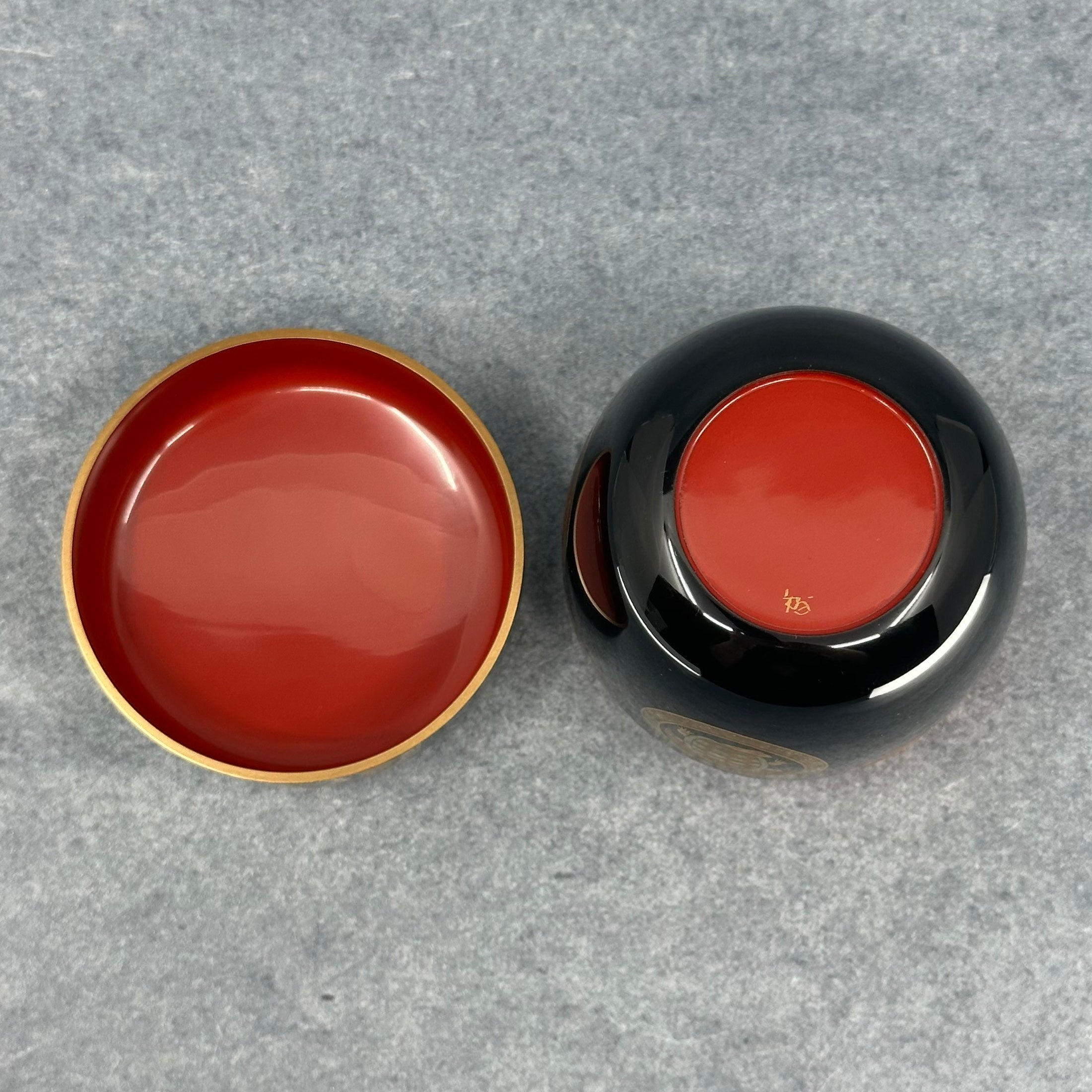 Natsume (boîte à thé japonaise) laque et or, décor marumon de Ooshita Sōkō