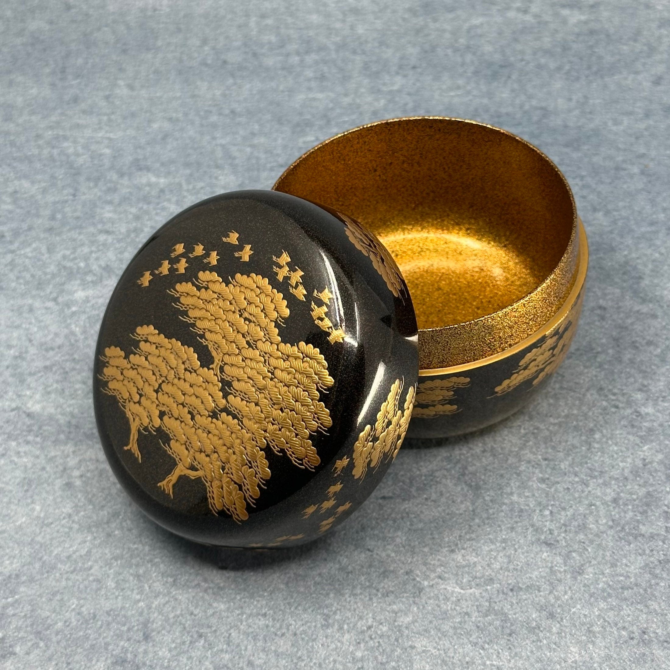 natsume japonais couvercle ouvert interieur nashiji poudre d or boite a matcha chanoyu atelier-ikiwa