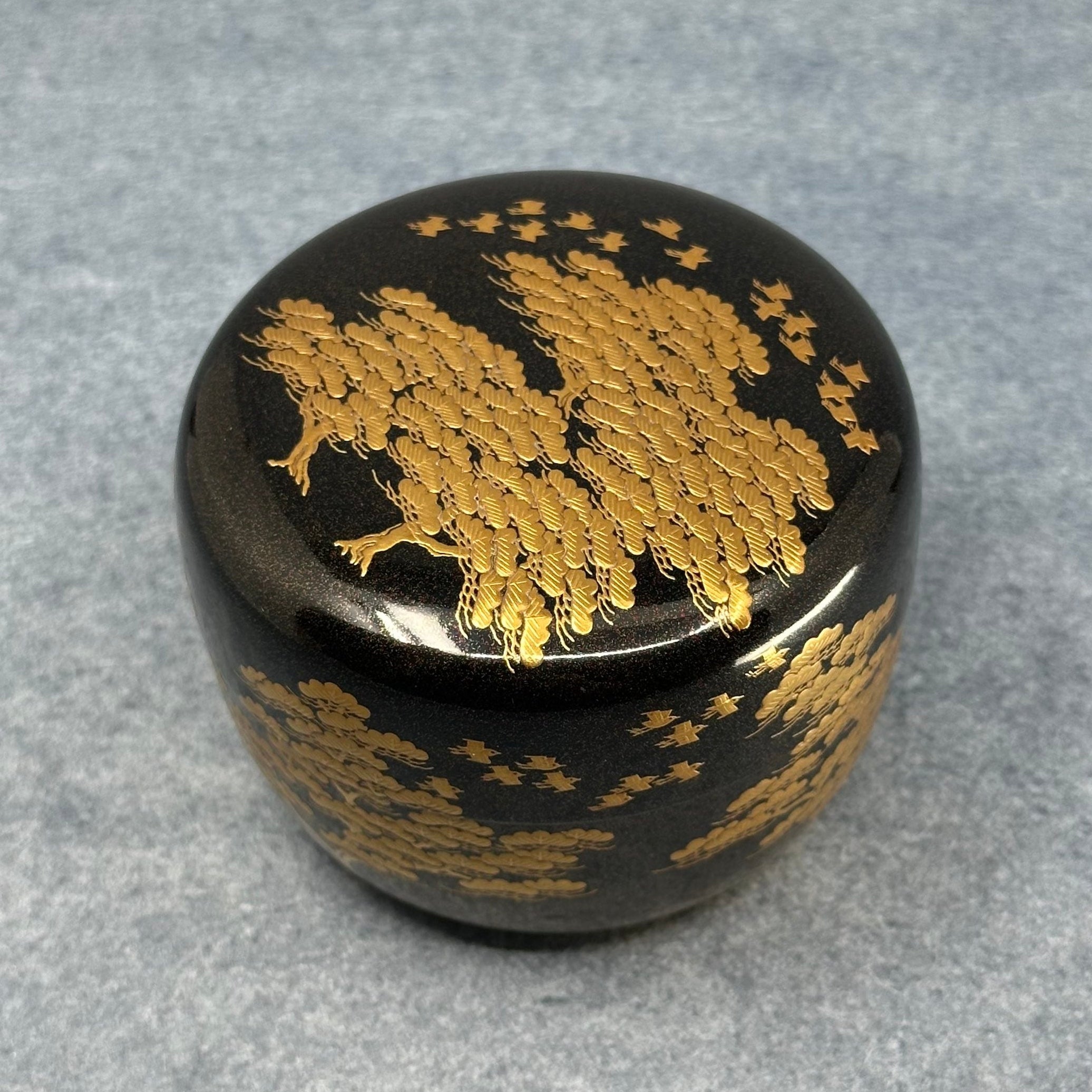 natsume hira-natsume vue hauteur trois quarts decor maki-e or sunago atelier-ikiwa