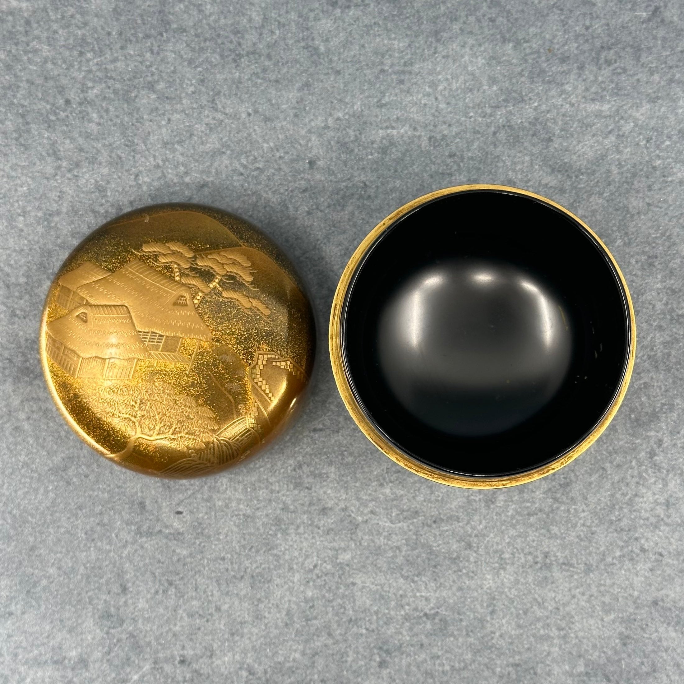 Natsume (Japanese tea caddy) in lacquer and gold, landscape decoration by Mokudai Sōhō