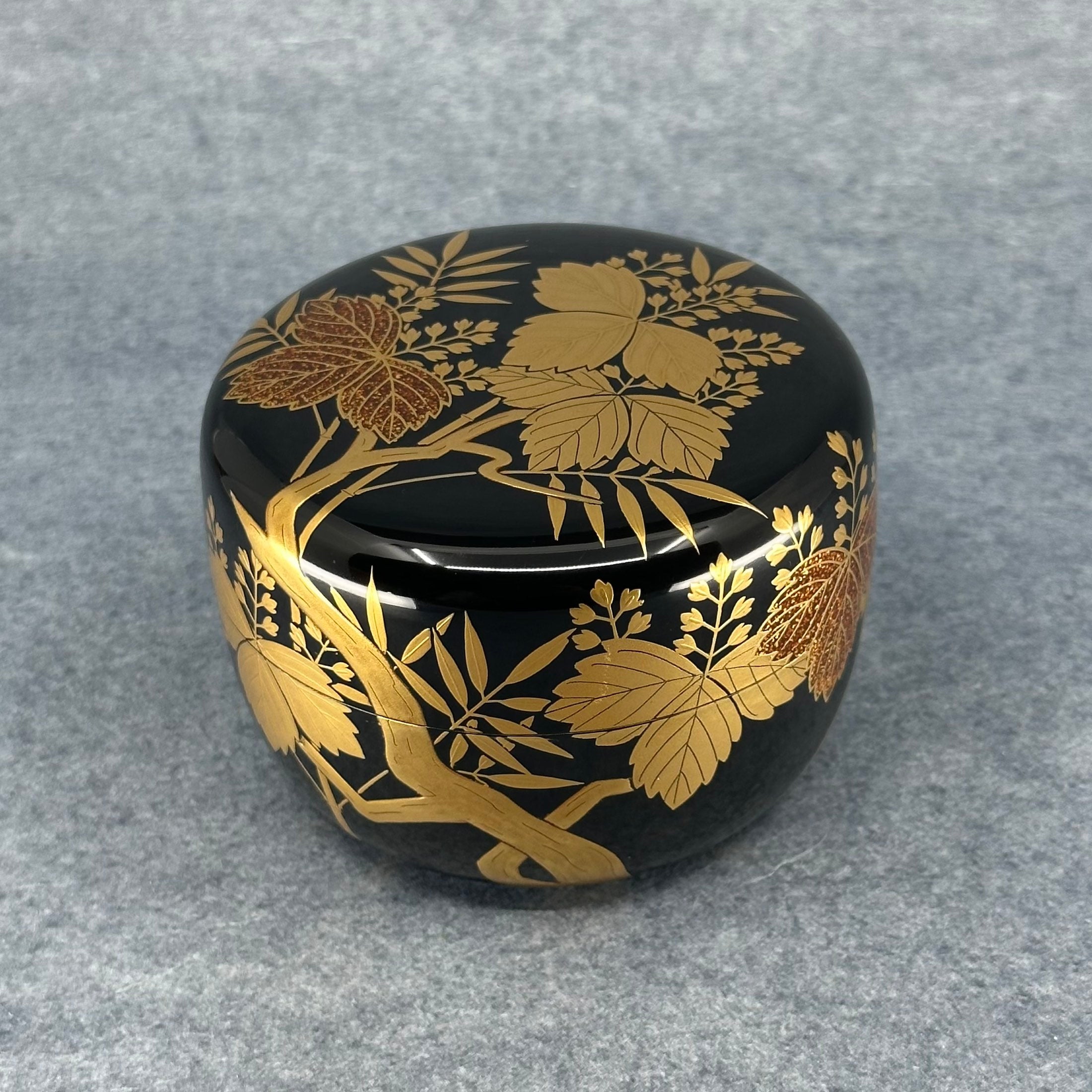 Natsume (Japanese tea caddy) in lacquer and gold, decorated with paulownia and bamboo by Shunsai Maehata II