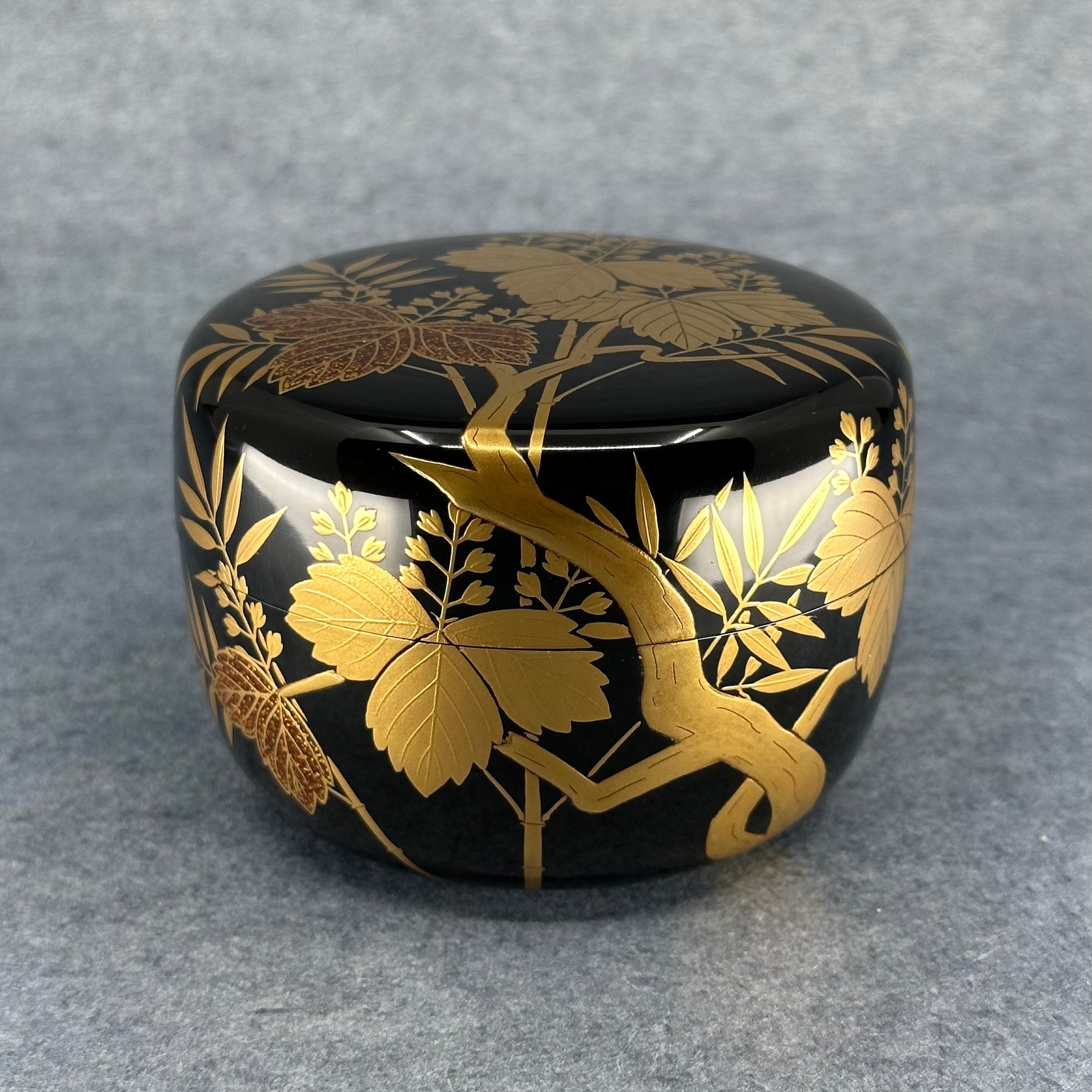 Natsume (Japanese tea caddy) in lacquer and gold, decorated with paulownia and bamboo by Shunsai Maehata II
