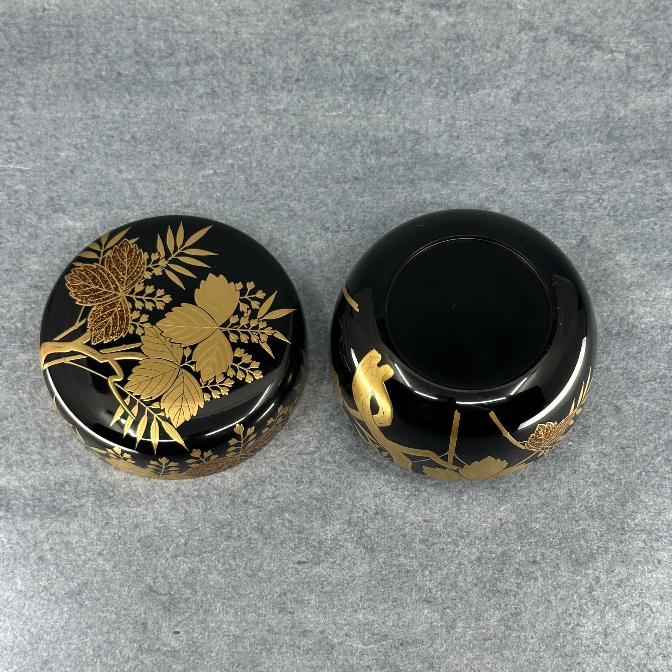 Natsume (Japanese tea caddy) in lacquer and gold, decorated with paulownia and bamboo by Shunsai Maehata II
