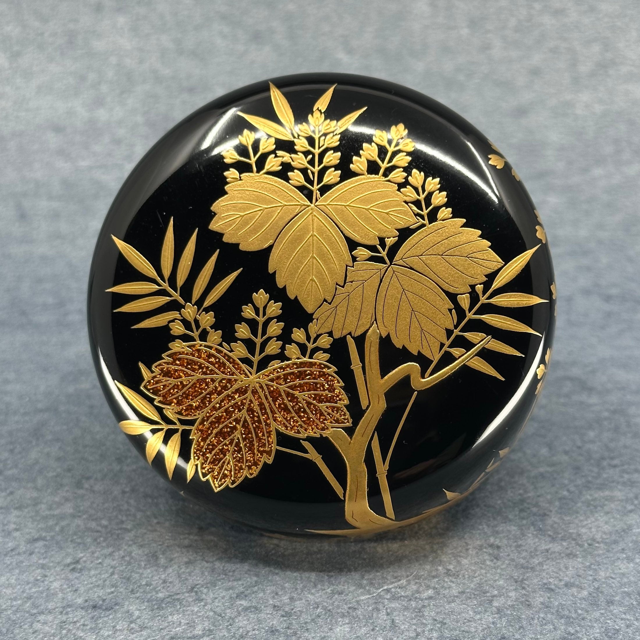Natsume (Japanese tea caddy) in lacquer and gold, decorated with paulownia and bamboo by Shunsai Maehata II
