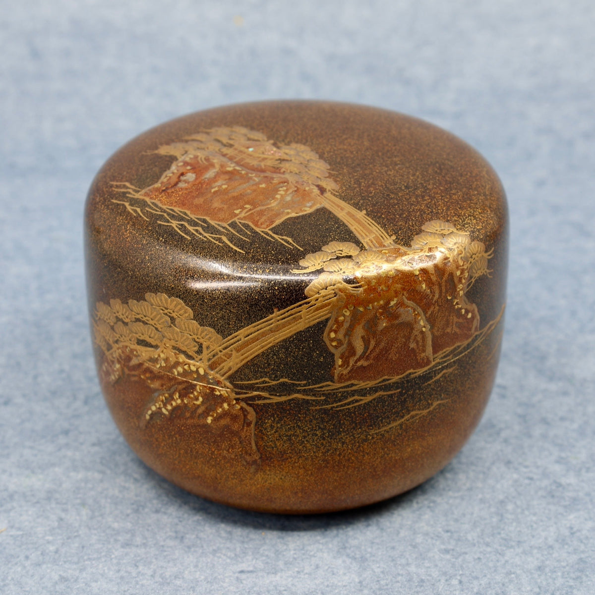 Natsume (Japanese tea caddy) lacquered and gilded, decorated with the Godai-dō at Matsushima by Kōshitsu Katō