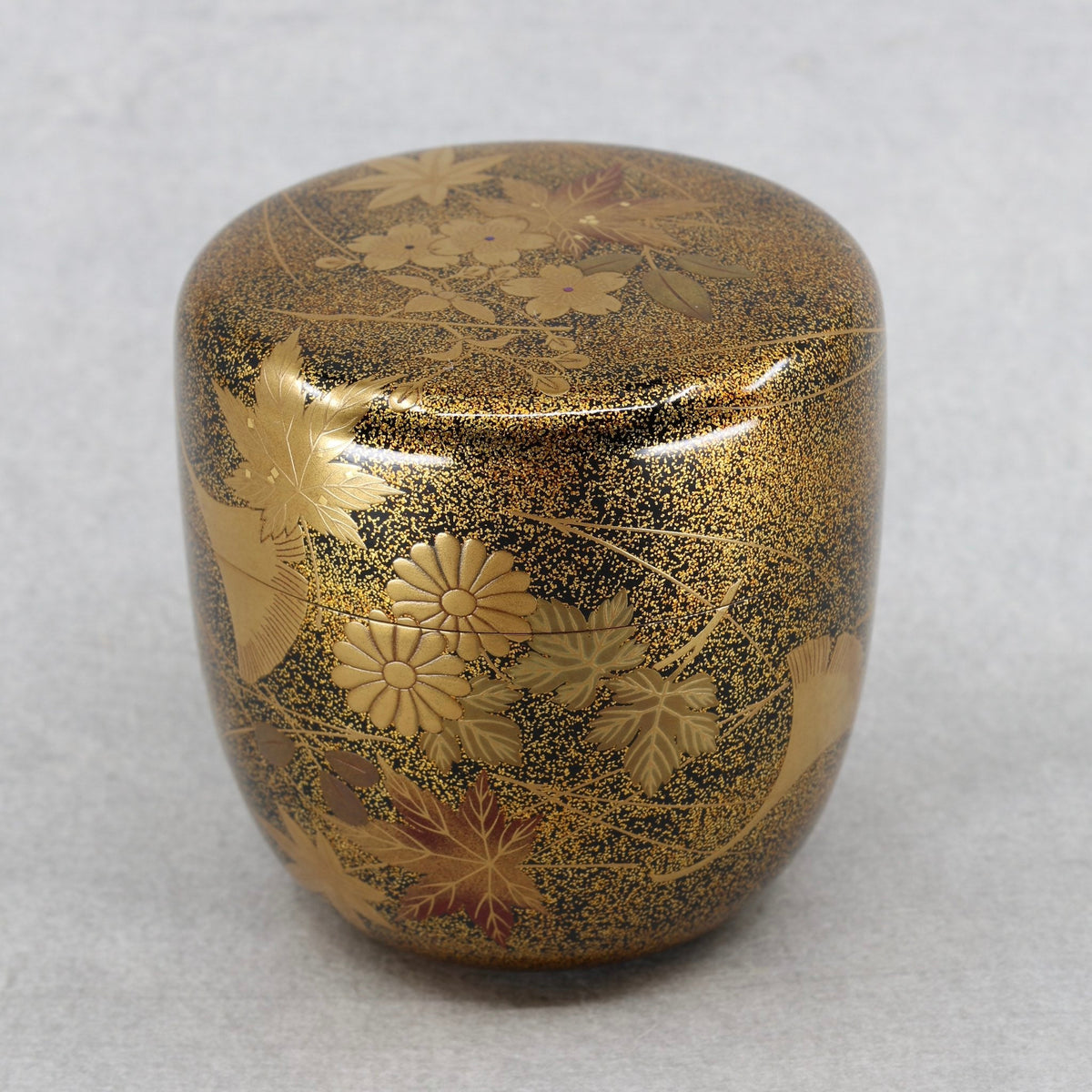 Natsume (boîte à thé japonaise) laque et or, décor fukiyose de Shōei Suzuki