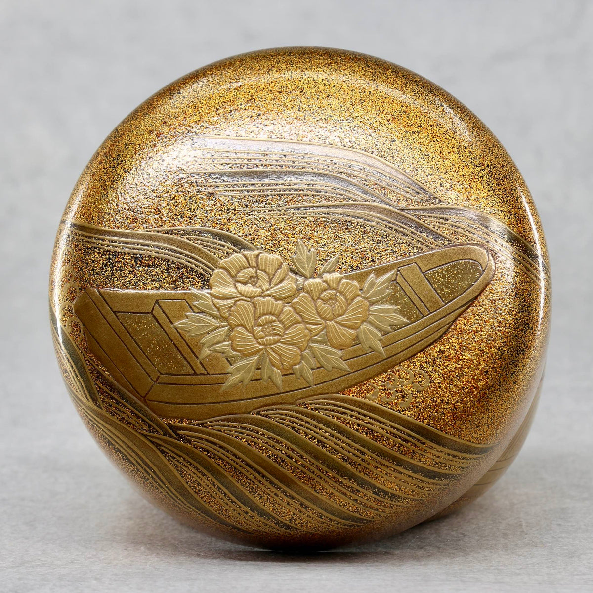 Natsume (Japanese tea caddy) lacquer and gold, hanaikada (flower rafts) design by Ken Matsumura