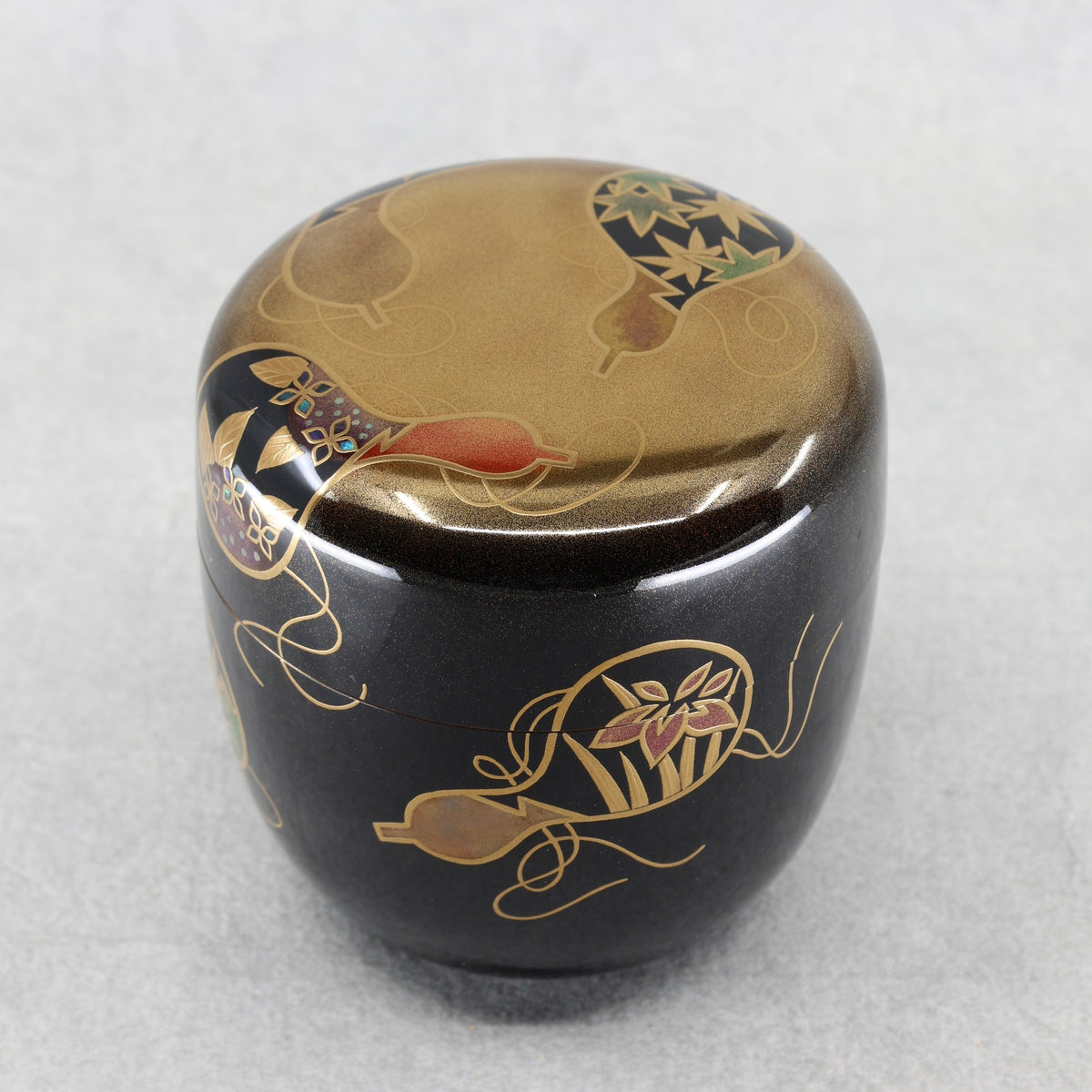 Natsume (boîte à thé japonaise) laque et or, décor rokubyō (six gourdes) de Kōsai Takeuchi