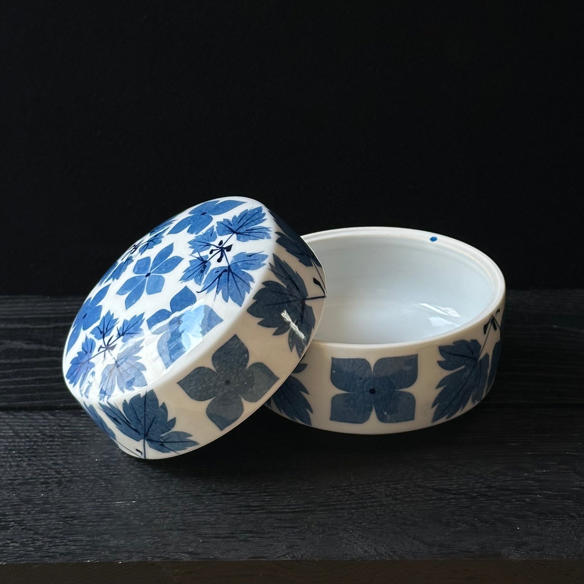 White porcelain box with washi zome flower and leaf decoration by Katsumi Eguchi