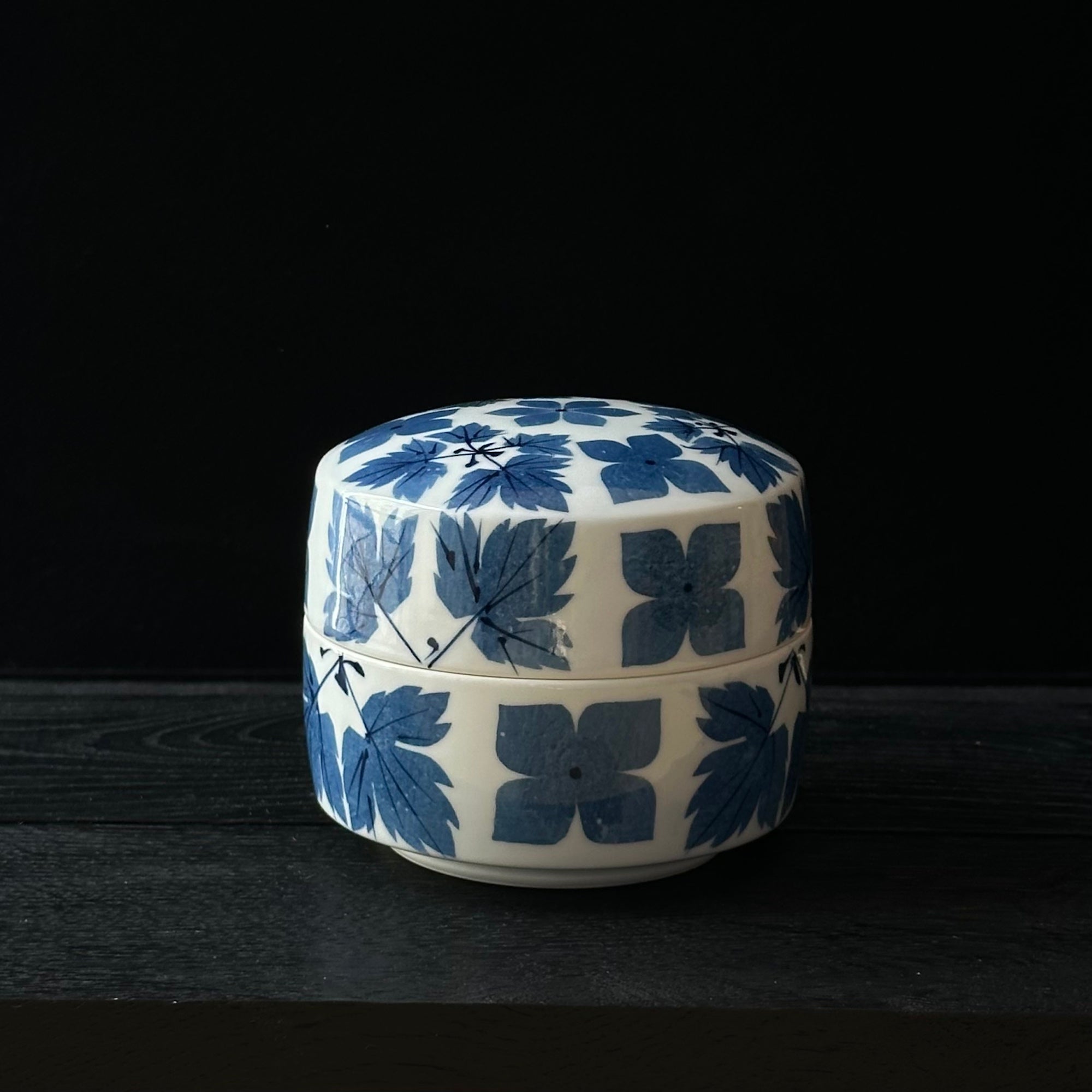 White porcelain box with washi zome flower and leaf decoration by Katsumi Eguchi
