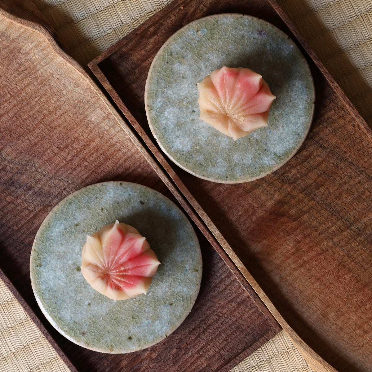Wōrunatto (rainbow walnut) tray by Masahito Ikeda