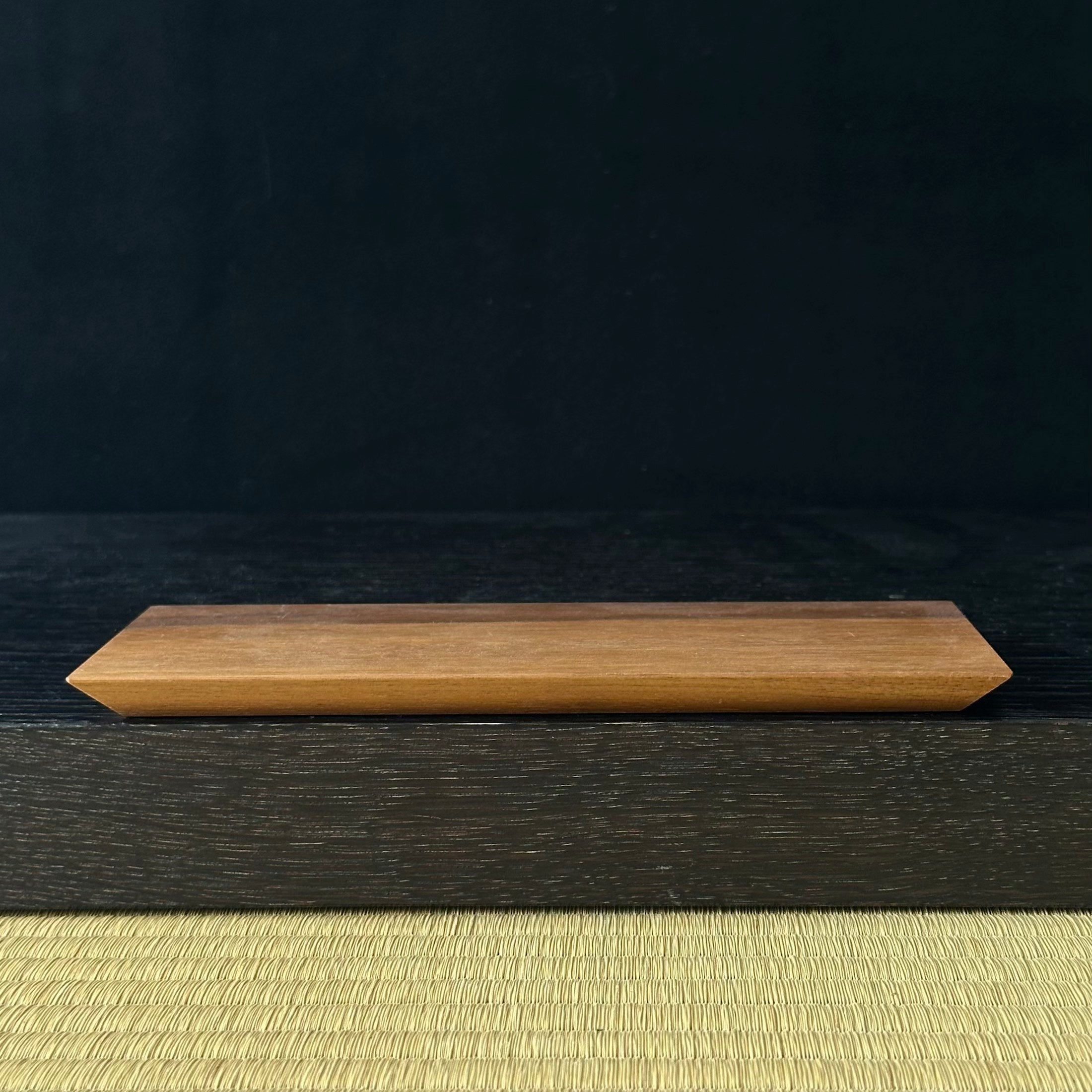 Plateau en kuri (noyer japonais) de Masahito Ikeda