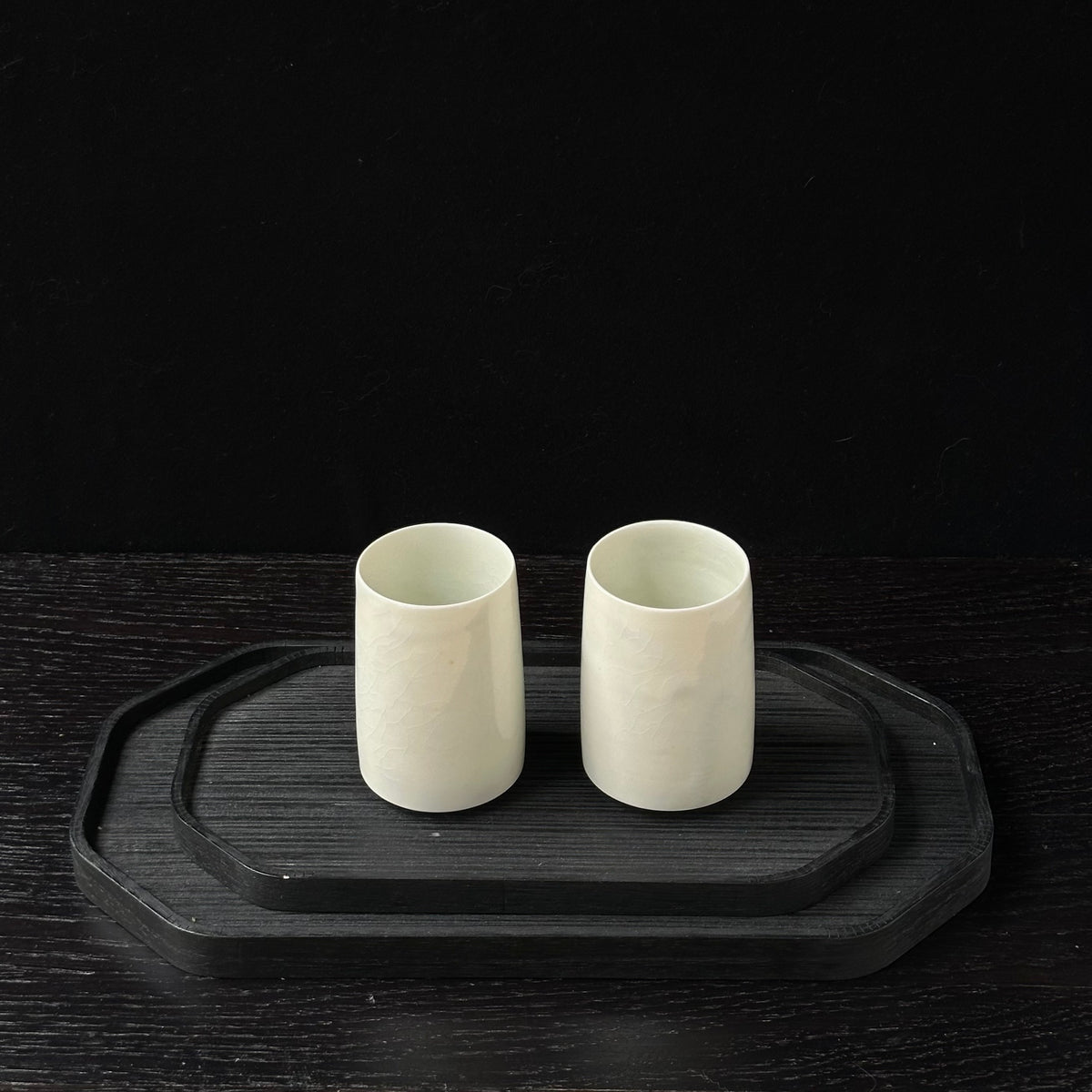 Kiri wood (Japanese paulownia) tray with Kyoto Kiribako Kōgei charcoal finish
