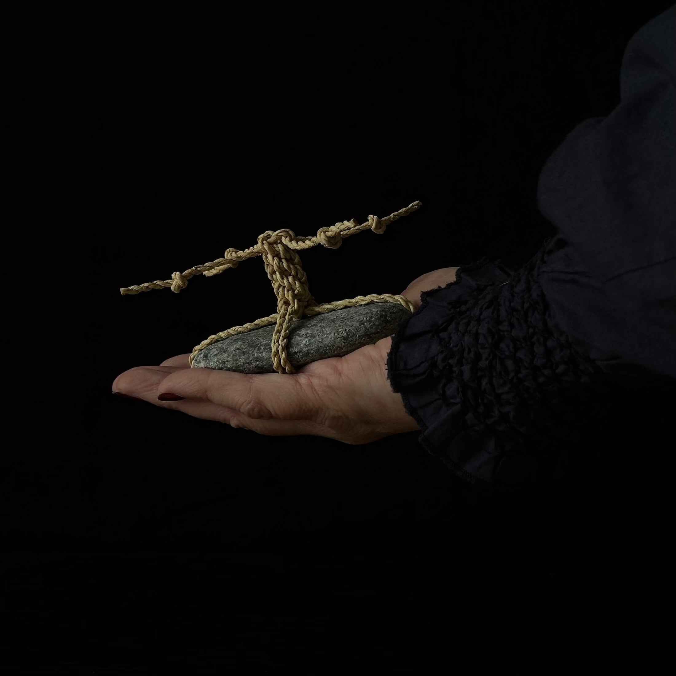 Pierre Sekimori WARA en paille de riz, symbole d’harmonie et de chaleur naturelle – Atelier Ikiwa