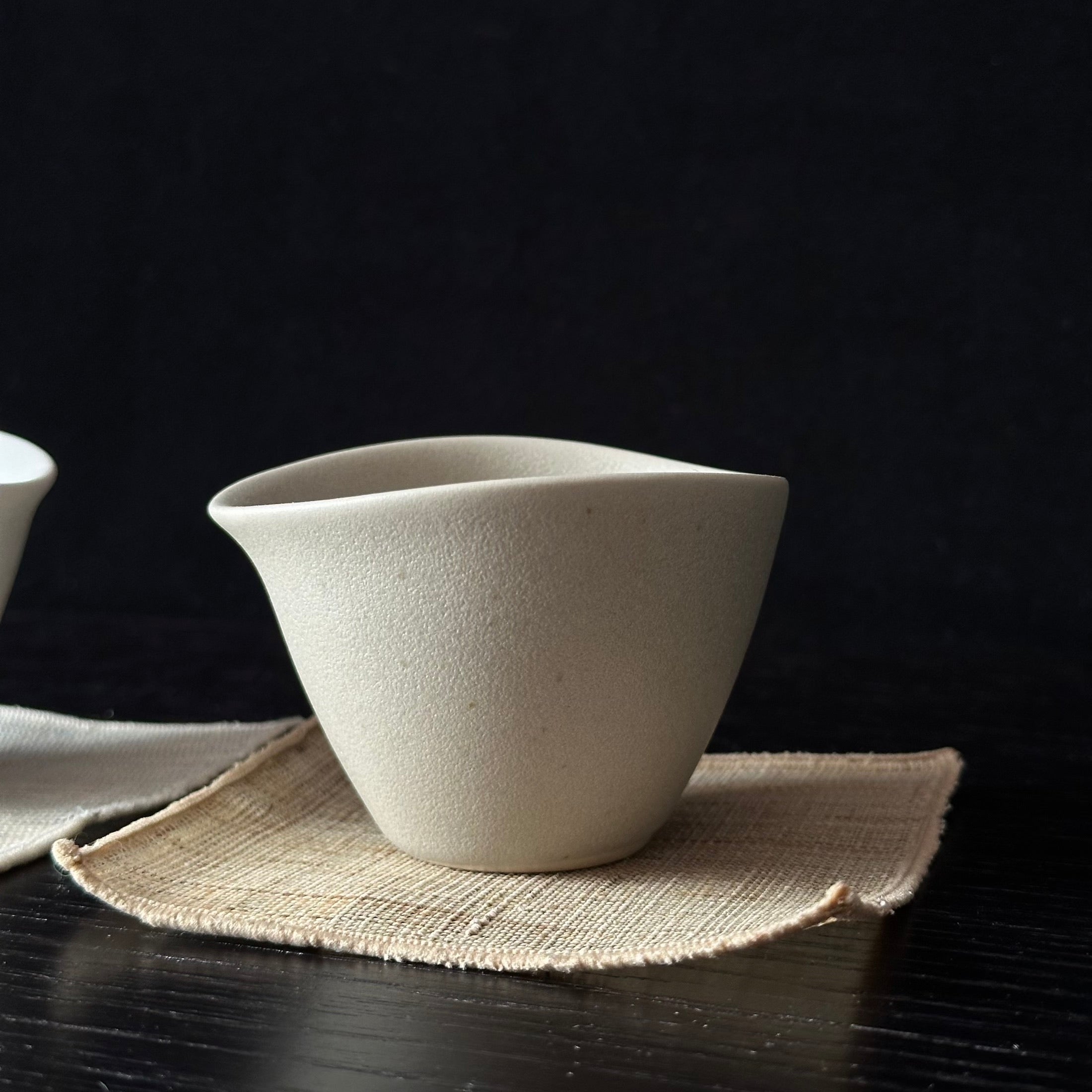 Tasse à thé ou café en céramique de Nuri Lee