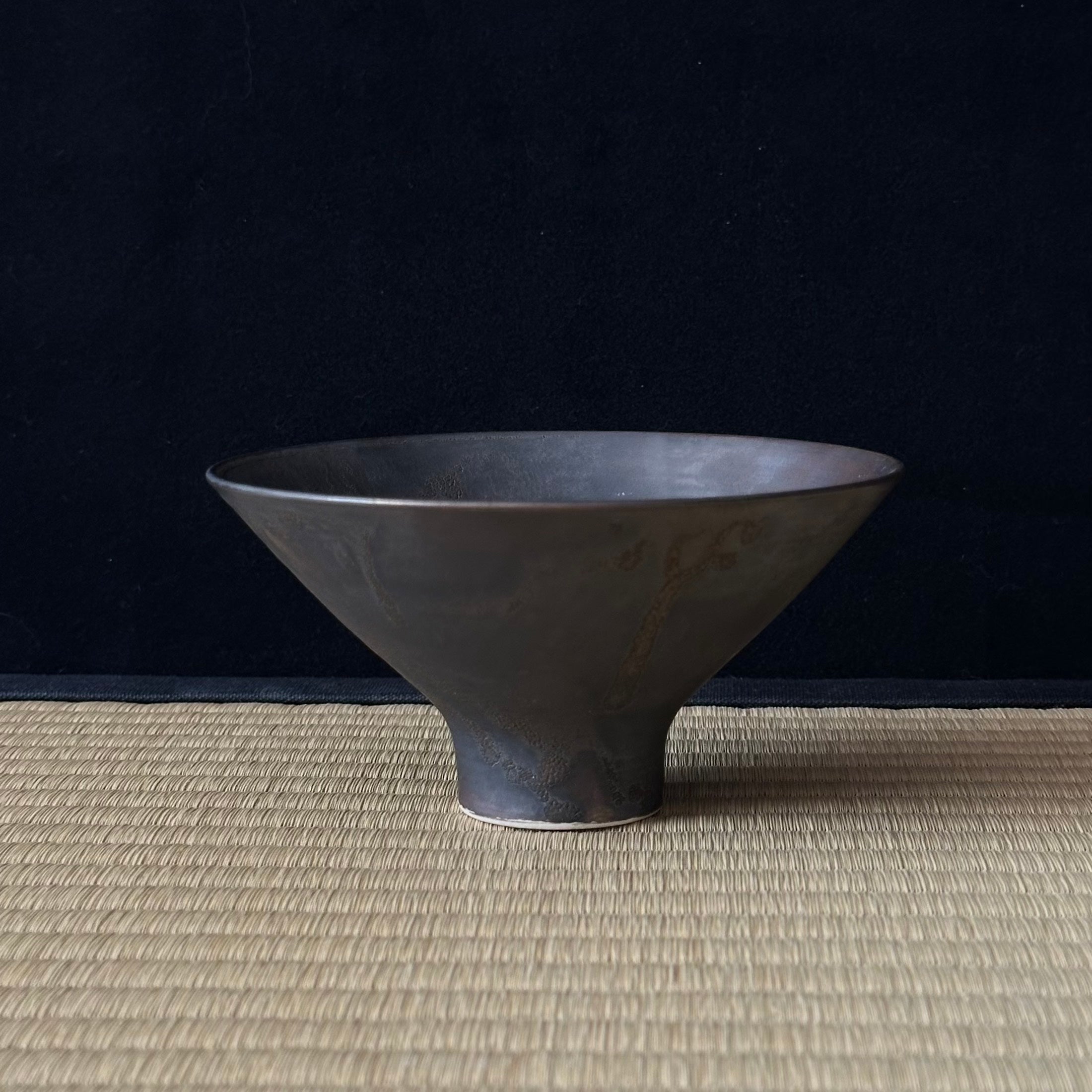 Petit bol en céramique manganèse de l’atelier Tokinoha