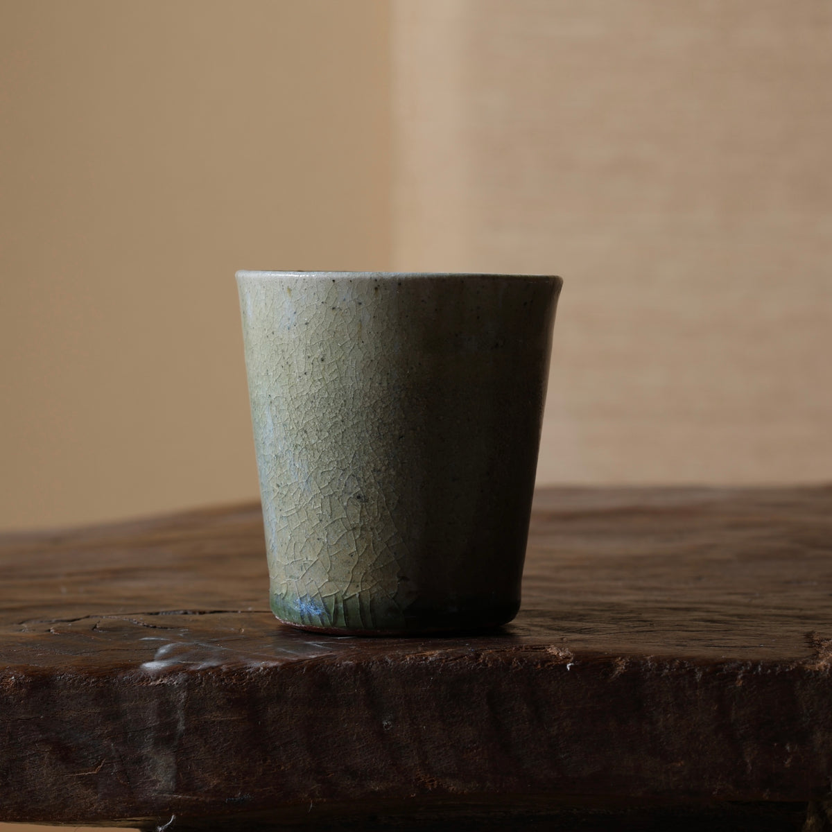 Tasse à glaçure de cendre de l’atelier Tokinoha
