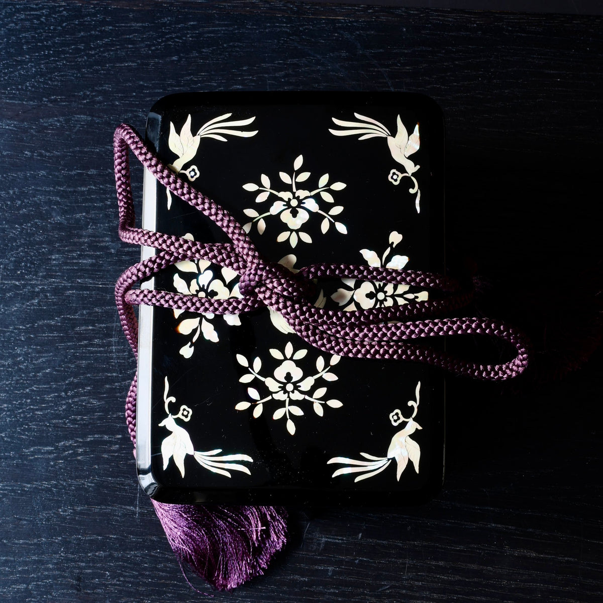 Tebako (Japanese box for precious objects) in black urushi lacquer and mother-of-pearl, Shōsō-in moyō design by Ishida Shinonome-dō