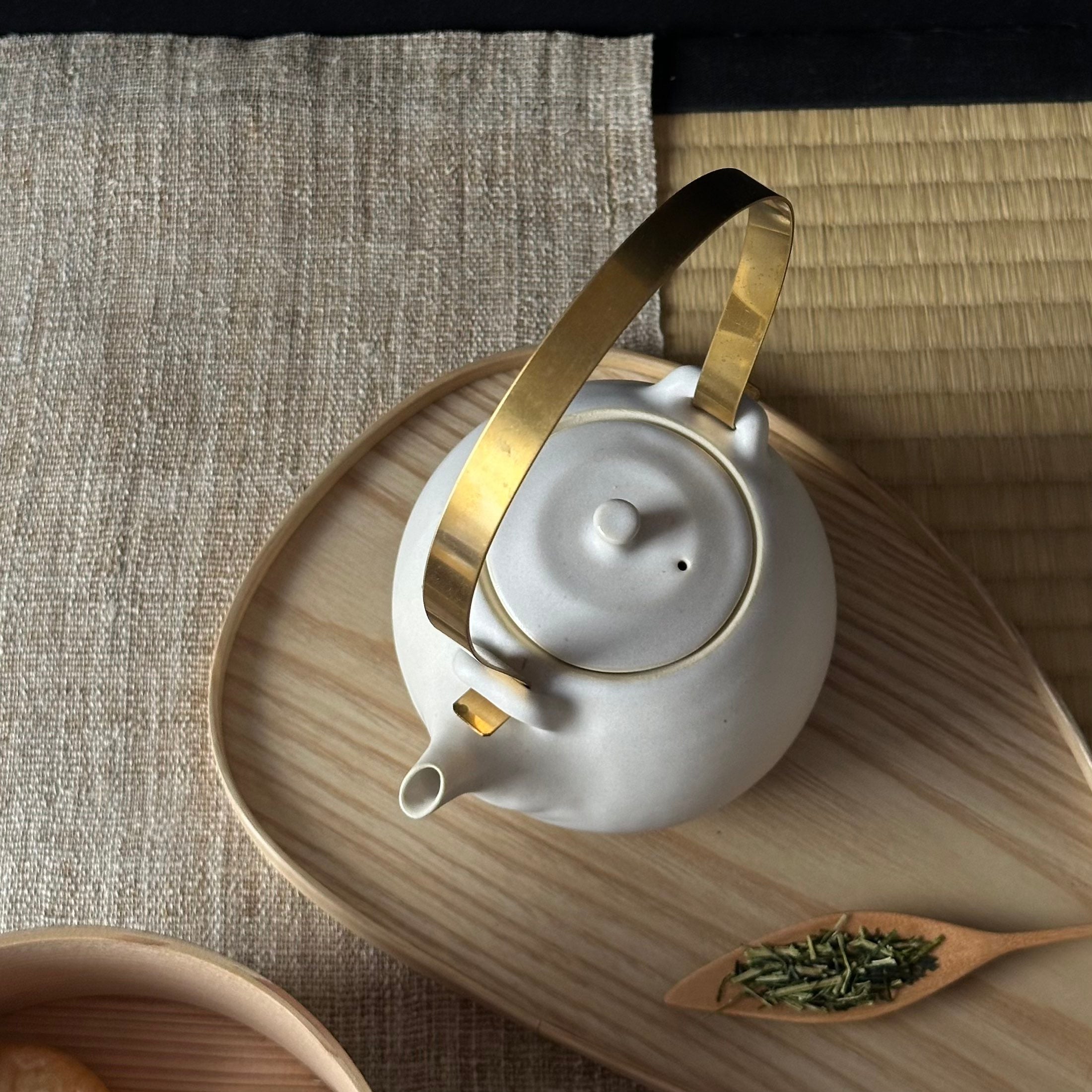 Théière dobin en semi-porcelaine de Masako Masago