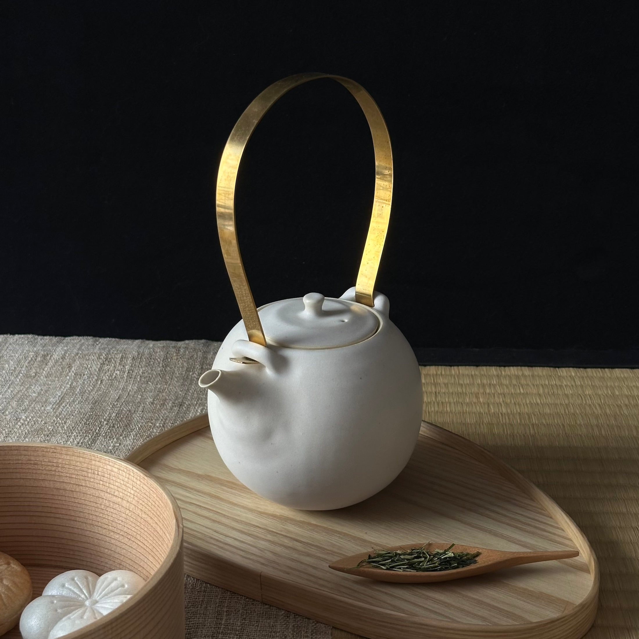 Théière dobin en semi-porcelaine de Masako Masago