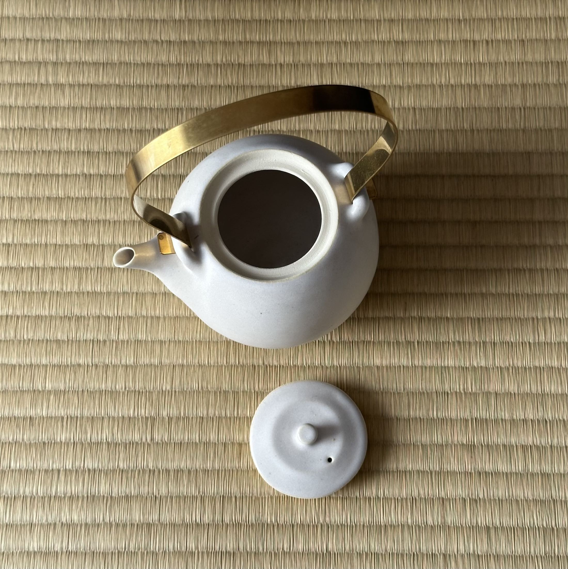 Théière dobin en semi-porcelaine de Masako Masago